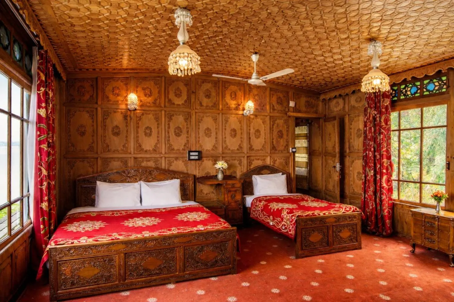 Bedroom, Bed in Mascot Houseboats