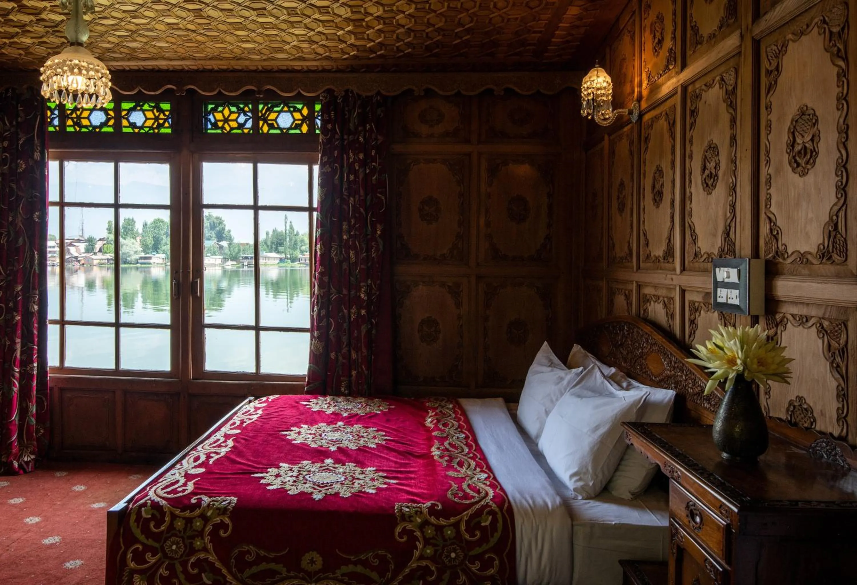 Bedroom, Bed in Mascot Houseboats