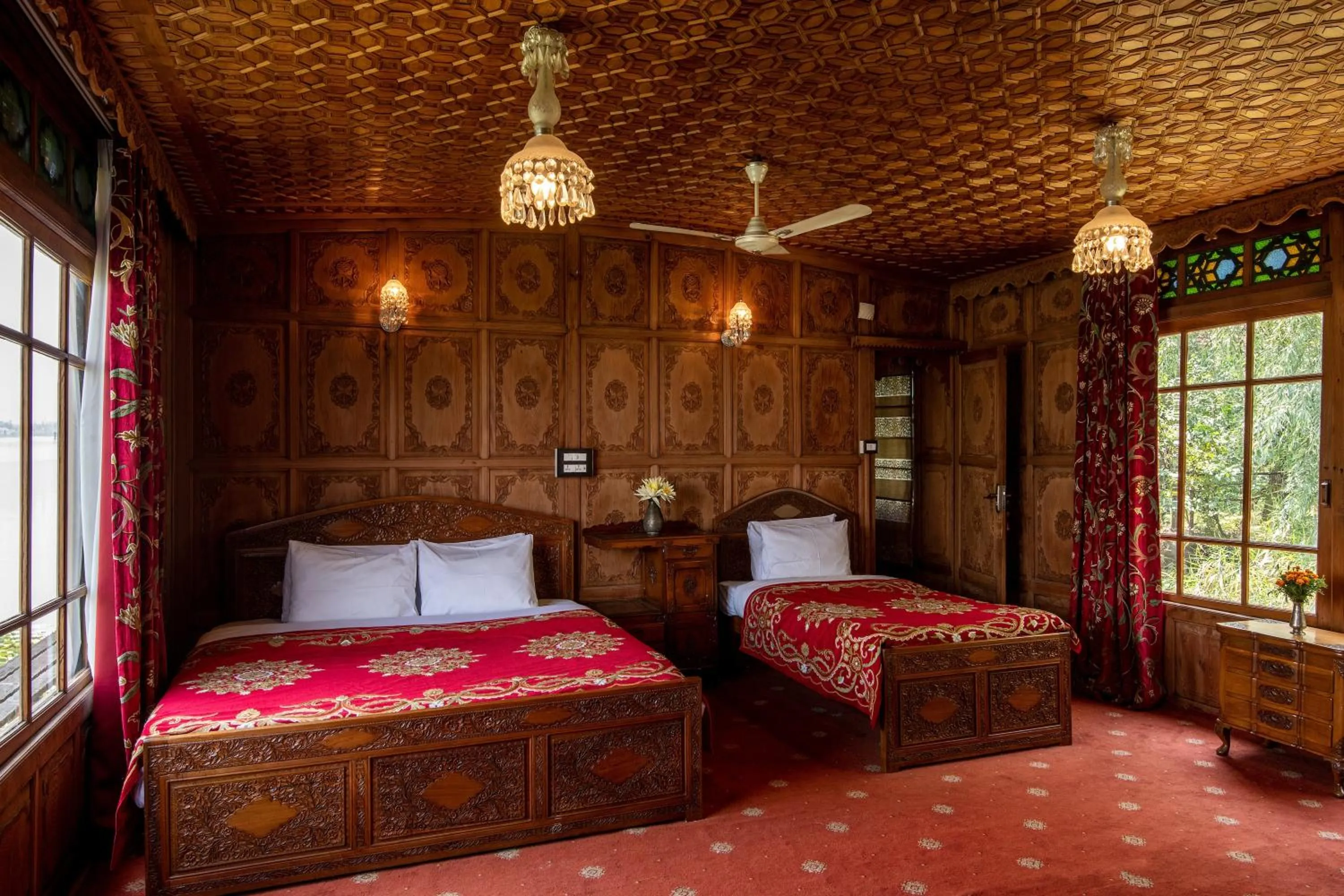 Bedroom, Bed in Mascot Houseboats