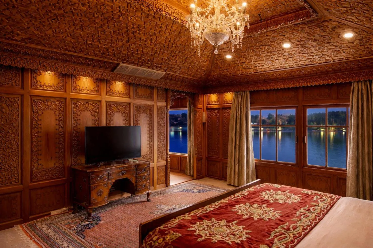 View (from property/room), Bed in Mascot Houseboats