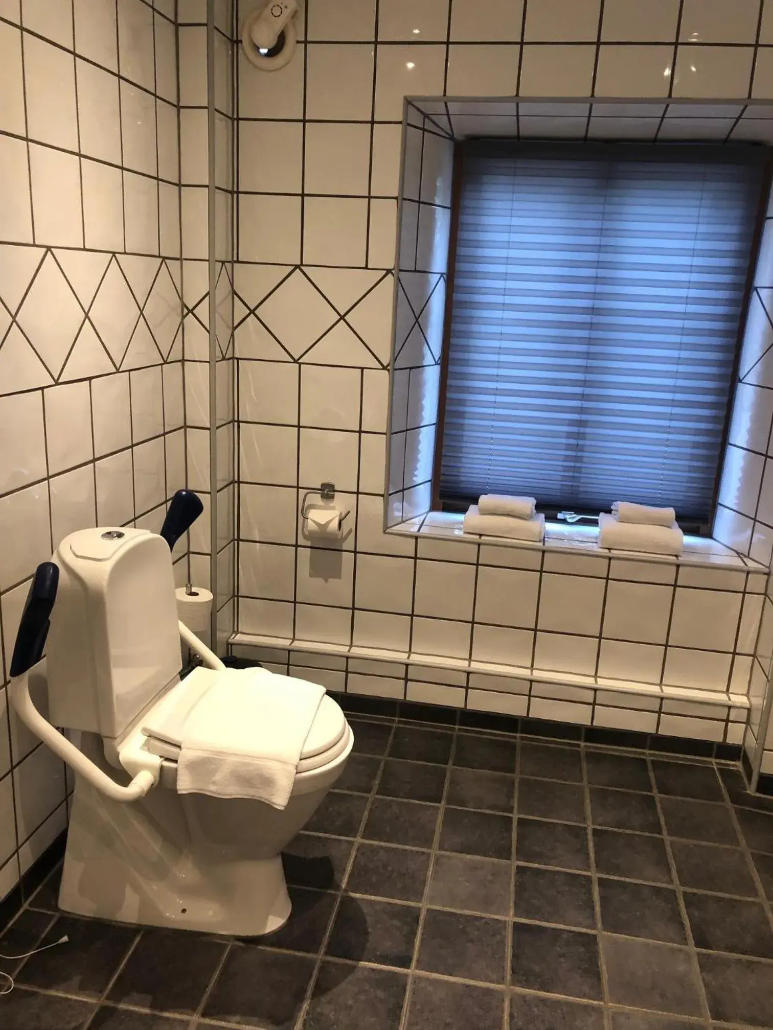 Family Room - single occupancy - Disability Access in Flädie Mat & Vingård Family Room - single occupancy - Disability Access in Flädie Mat & Vingård