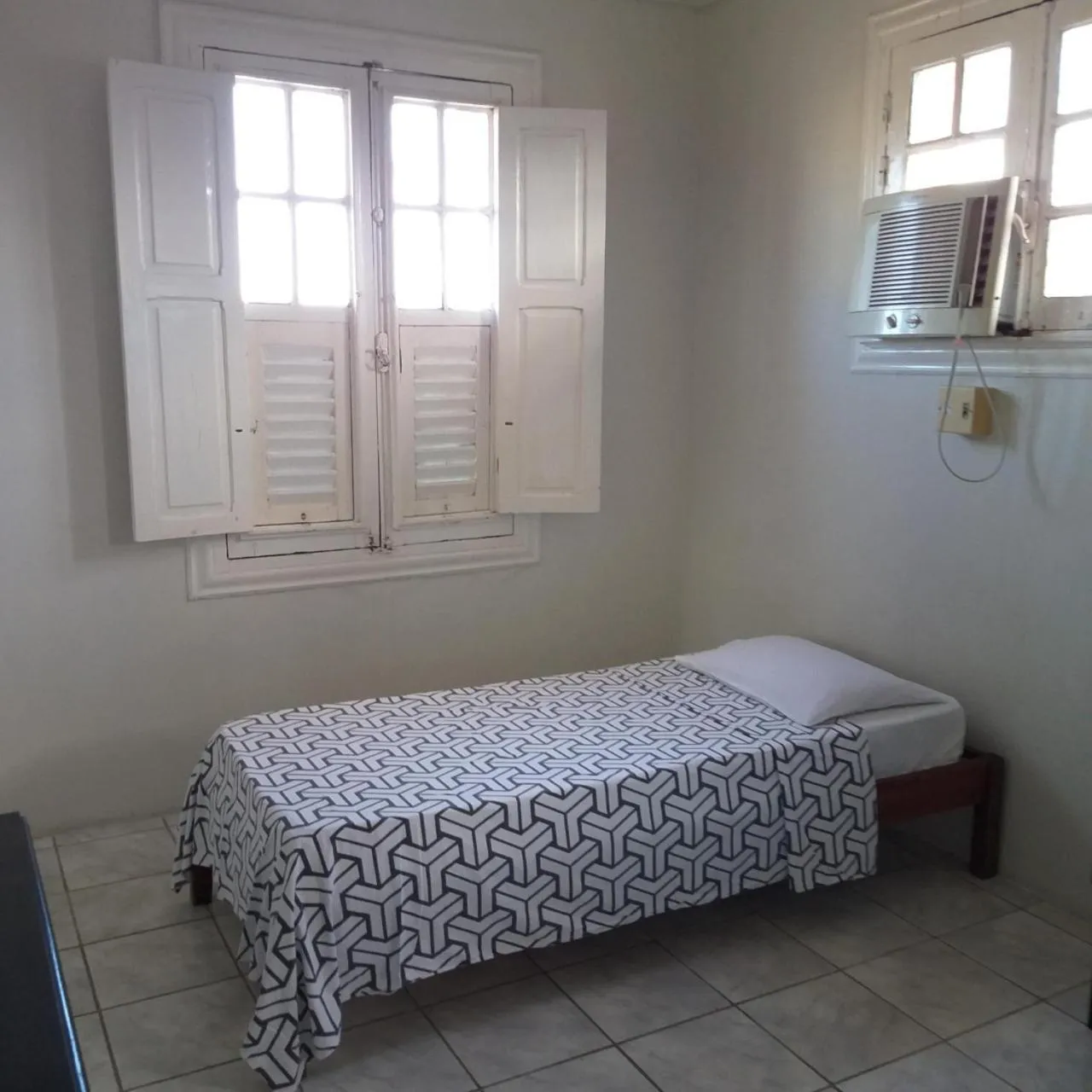 Photo of the whole room, Bed in Hotel Central