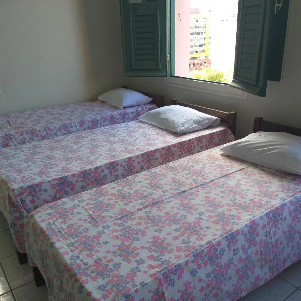 Photo of the whole room, Bed in Hotel Central