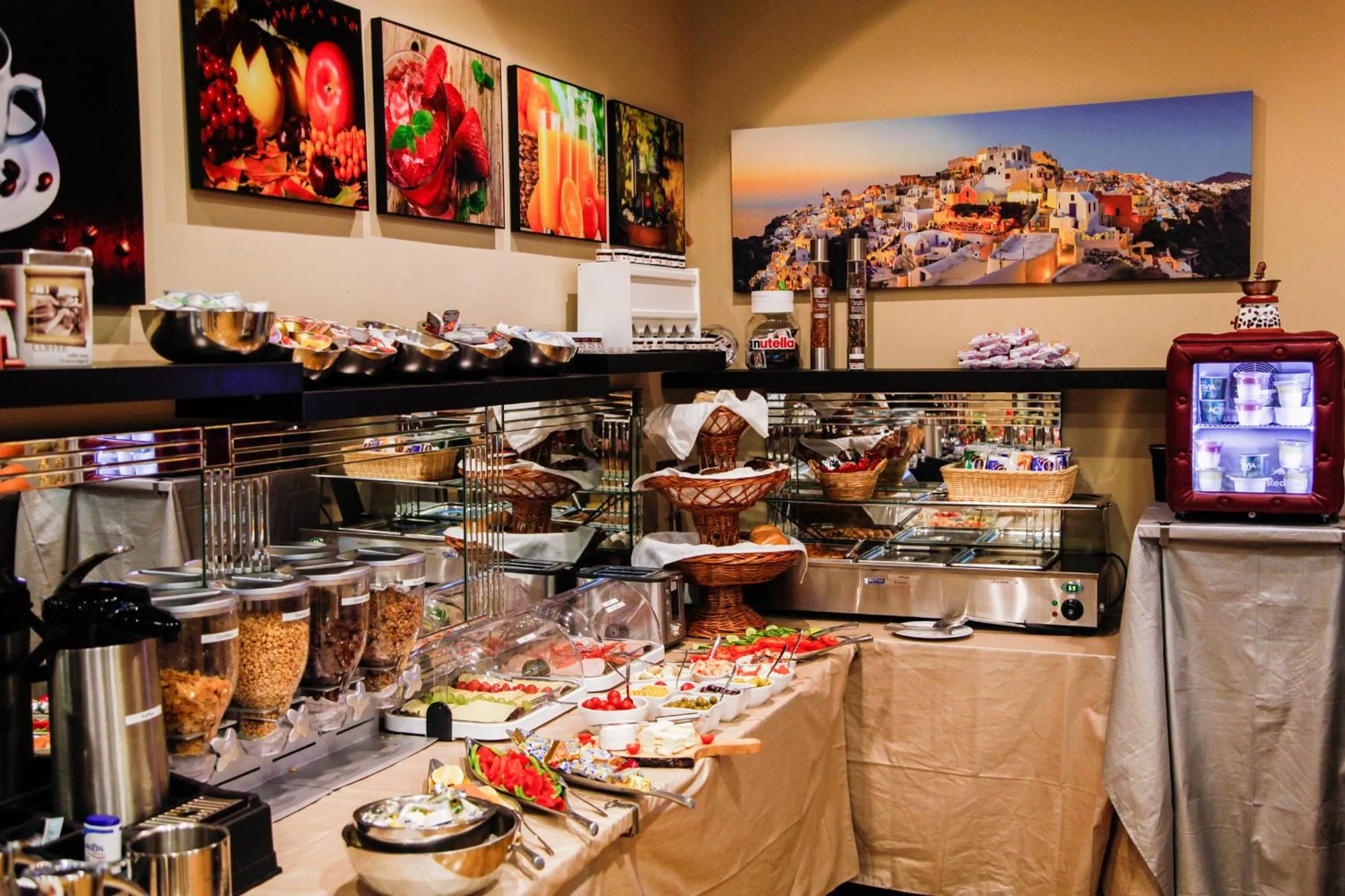 Buffet breakfast in LivInn by Trotmannia