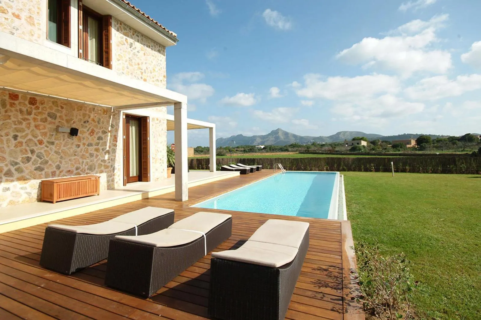 Swimming pool in Villa Barcares Gran for 10, pool, gym and close to beach