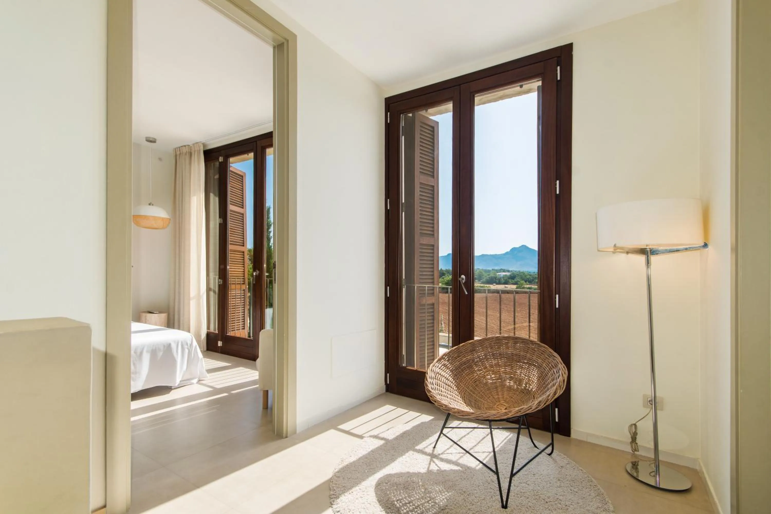 Balcony/Terrace, Bed in Villa Barcares Gran for 10, pool, gym and close to beach