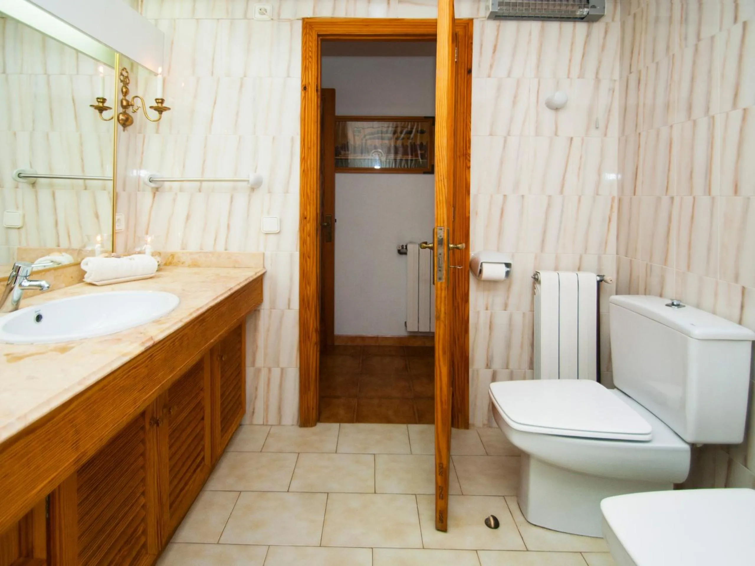 Bathroom in Villa Camila para 7 junto a playa de Sant Pere
