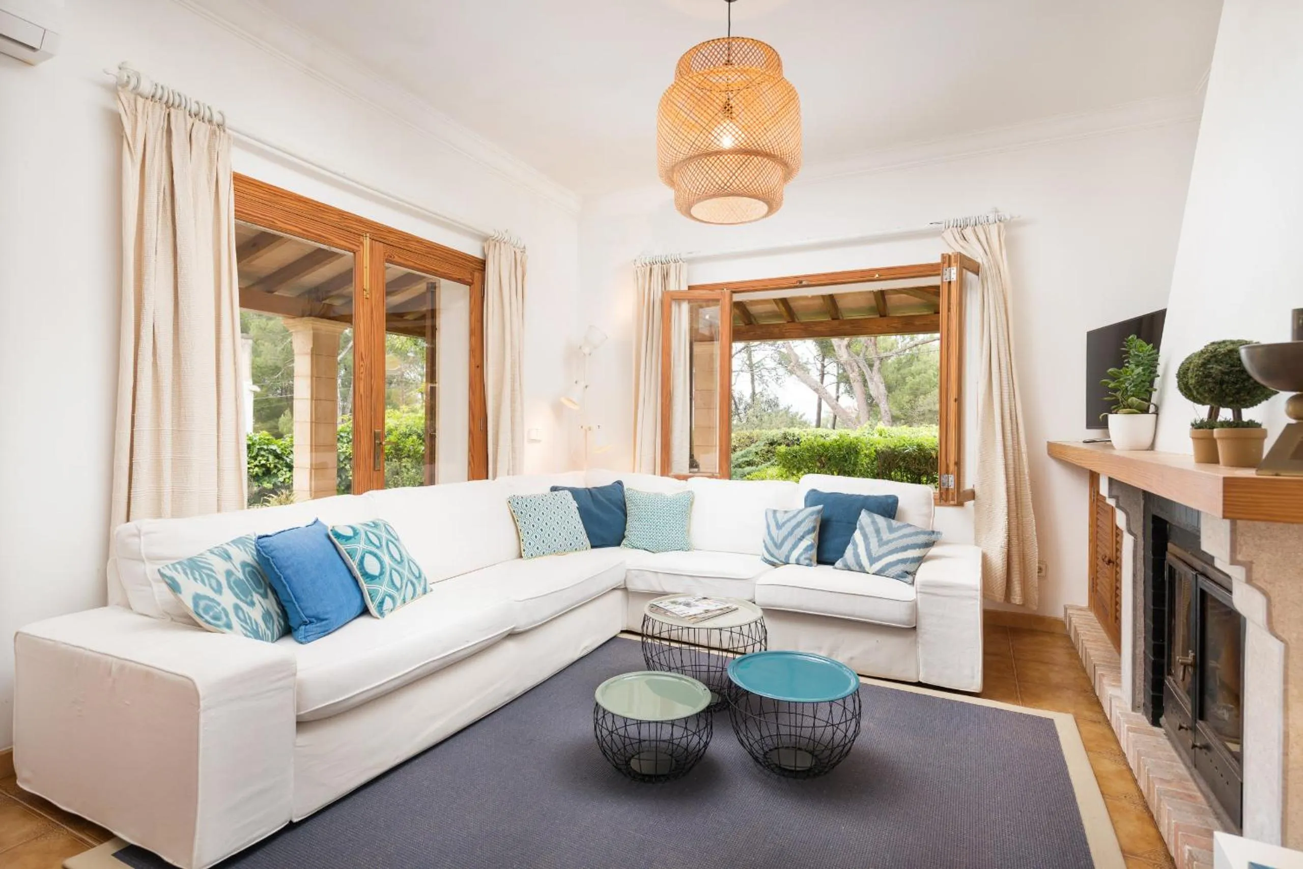 Living room in Villa Camila para 7 junto a playa de Sant Pere