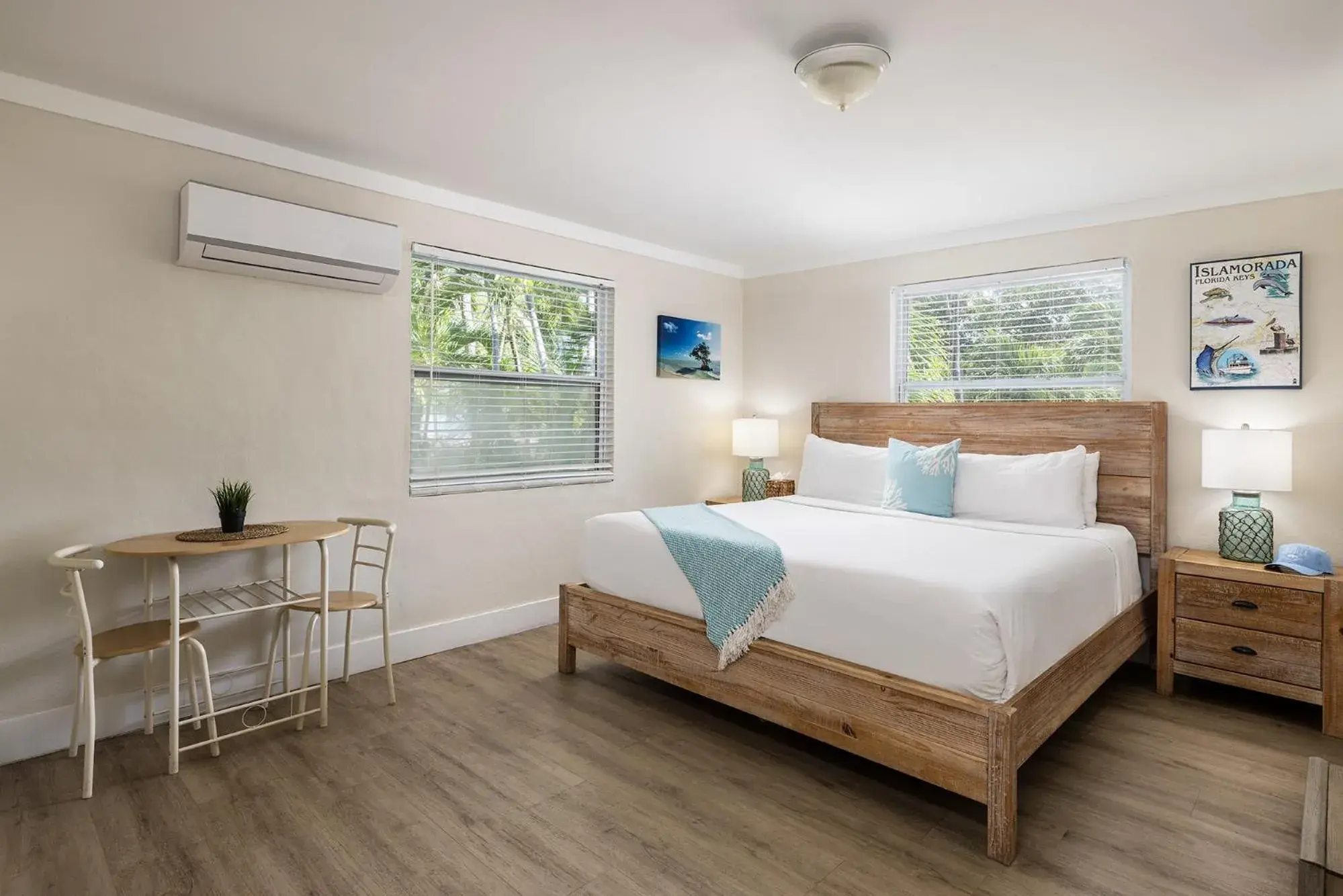 Standard King Room in La Jolla Resort Standard King Room in La Jolla Resort