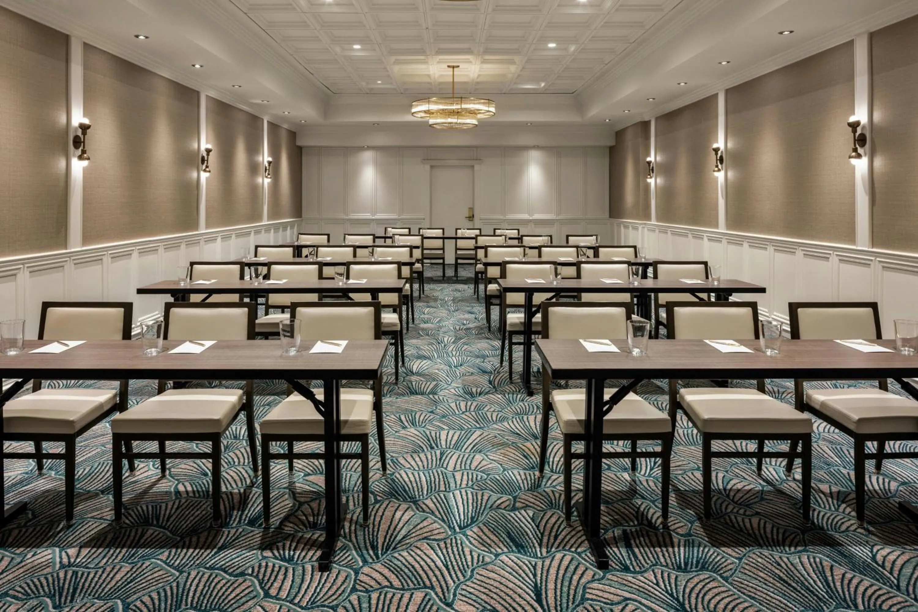 Meeting/conference room in The Talbott, Autograph Collection