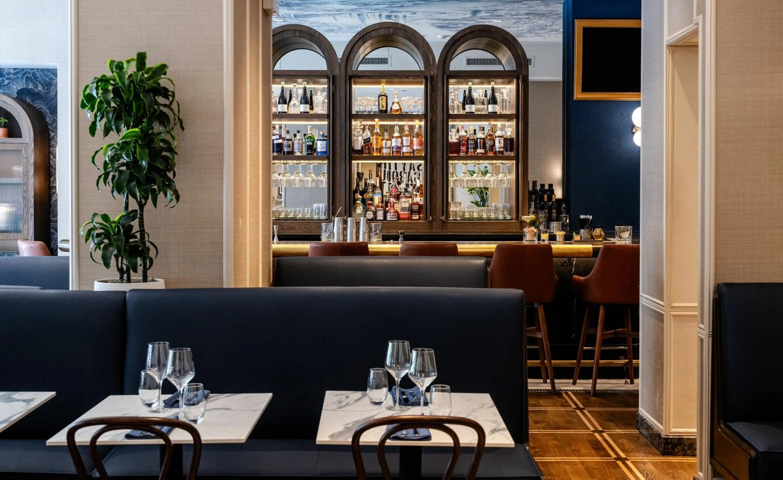 Restaurant/places to eat in The Talbott, Autograph Collection