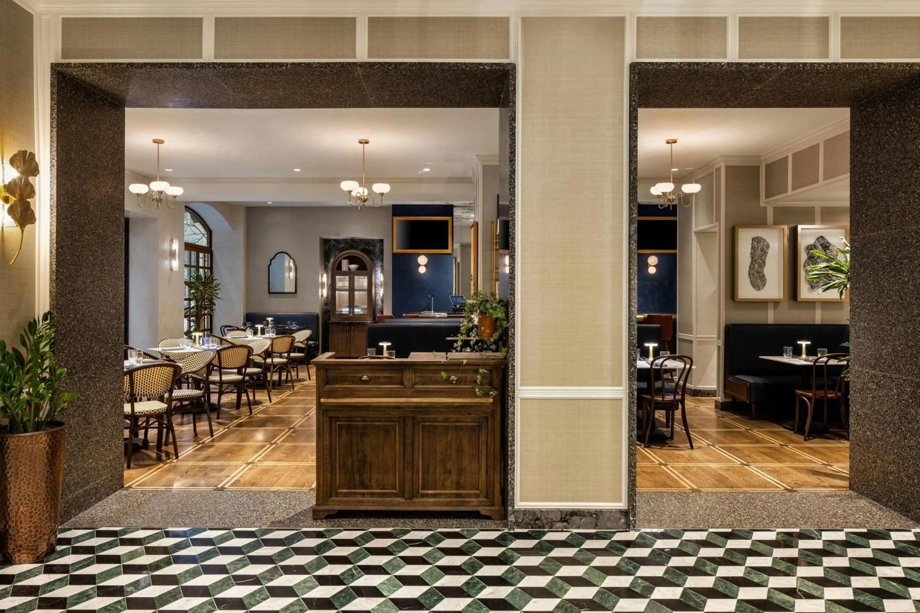 Restaurant/places to eat in The Talbott, Autograph Collection