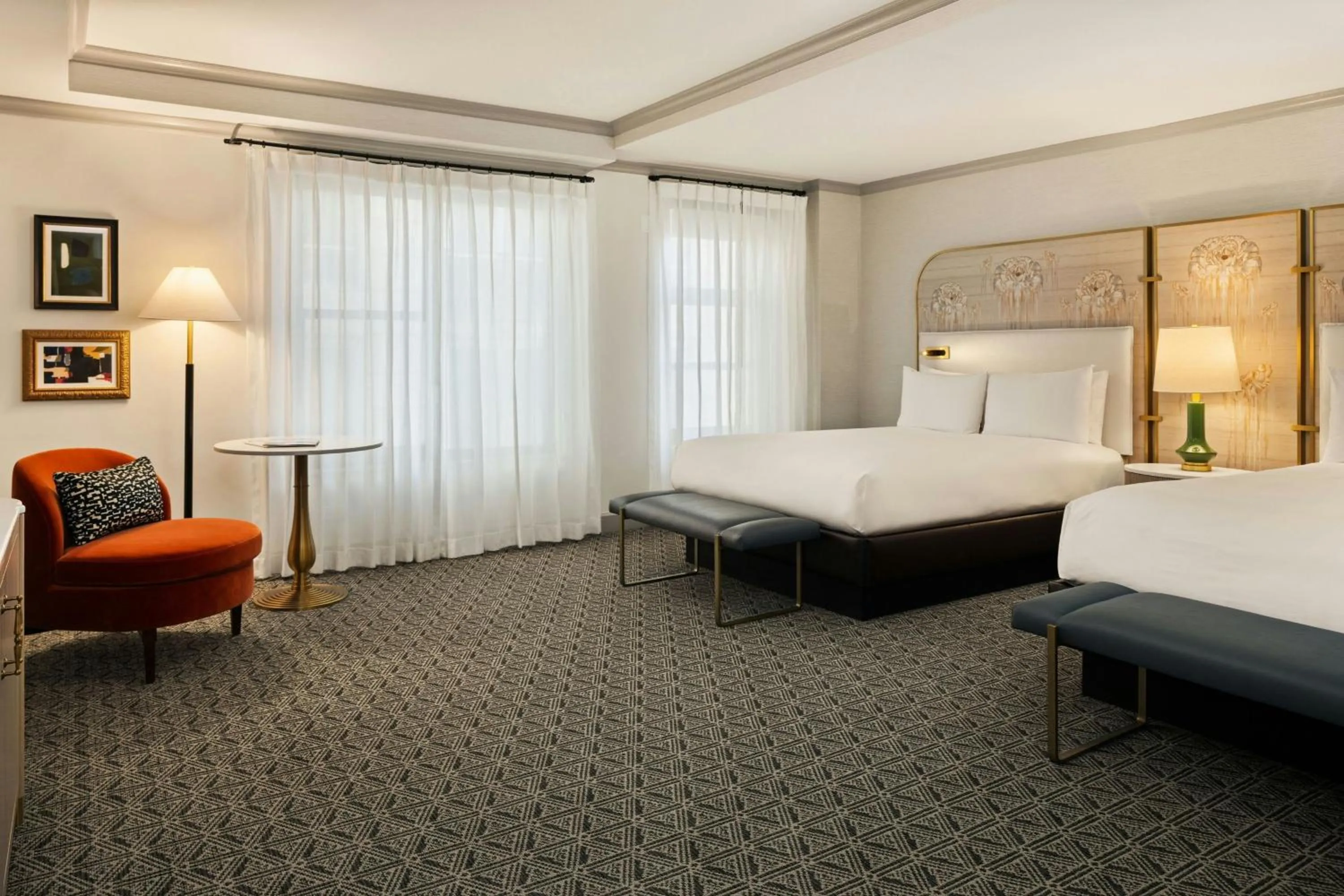 Photo of the whole room, Bed in The Talbott, Autograph Collection