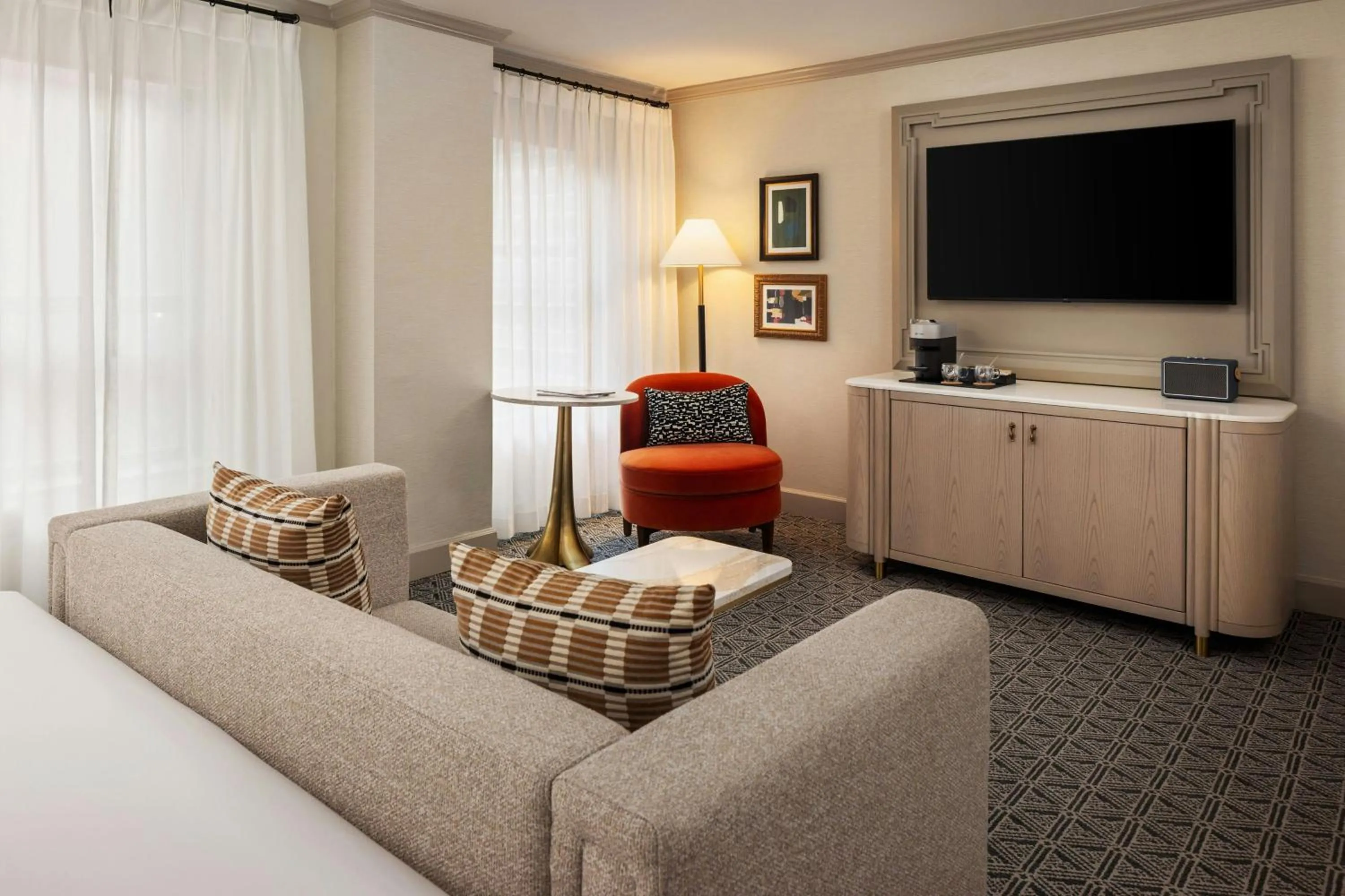 Photo of the whole room in The Talbott, Autograph Collection