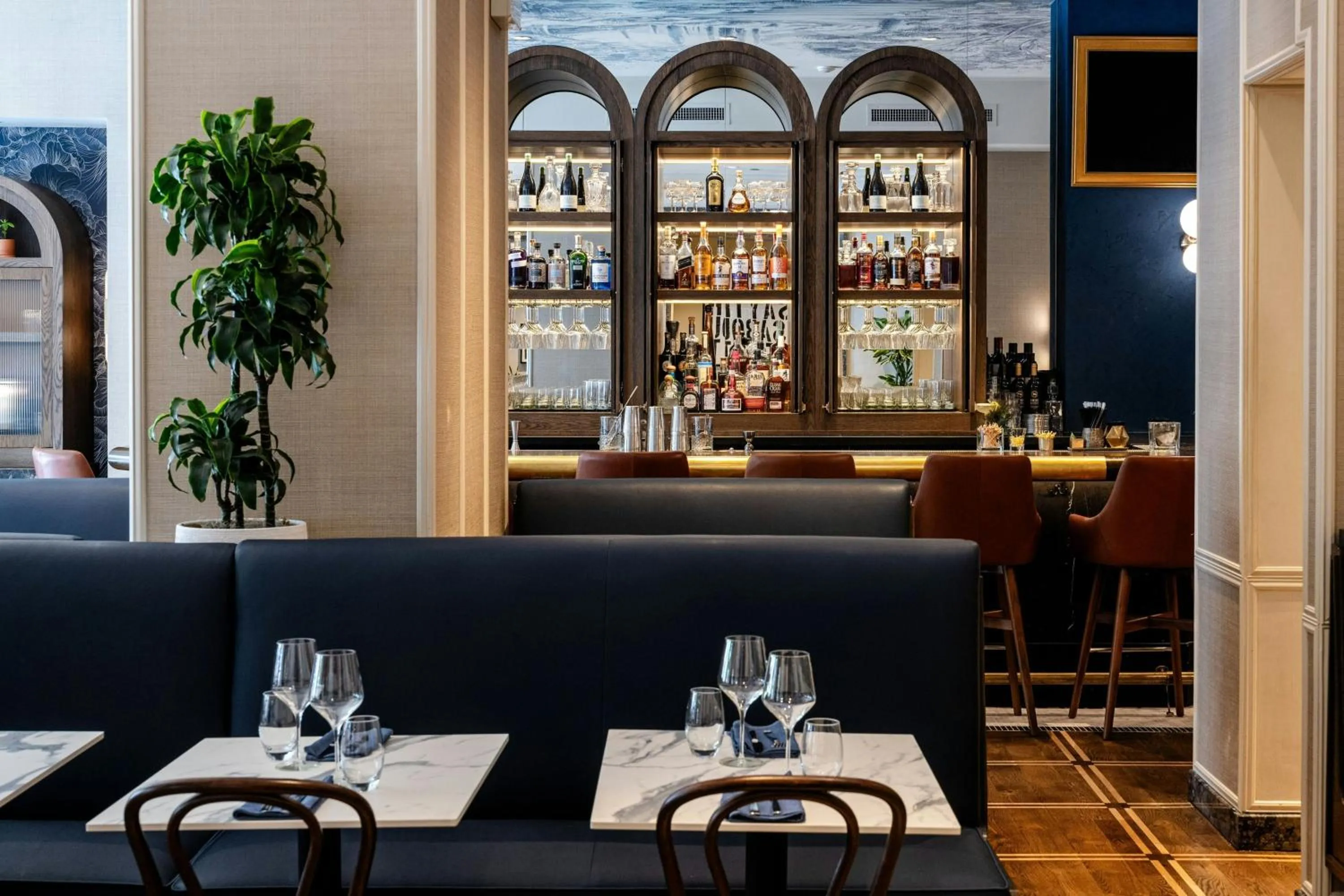 Restaurant/places to eat in The Talbott, Autograph Collection