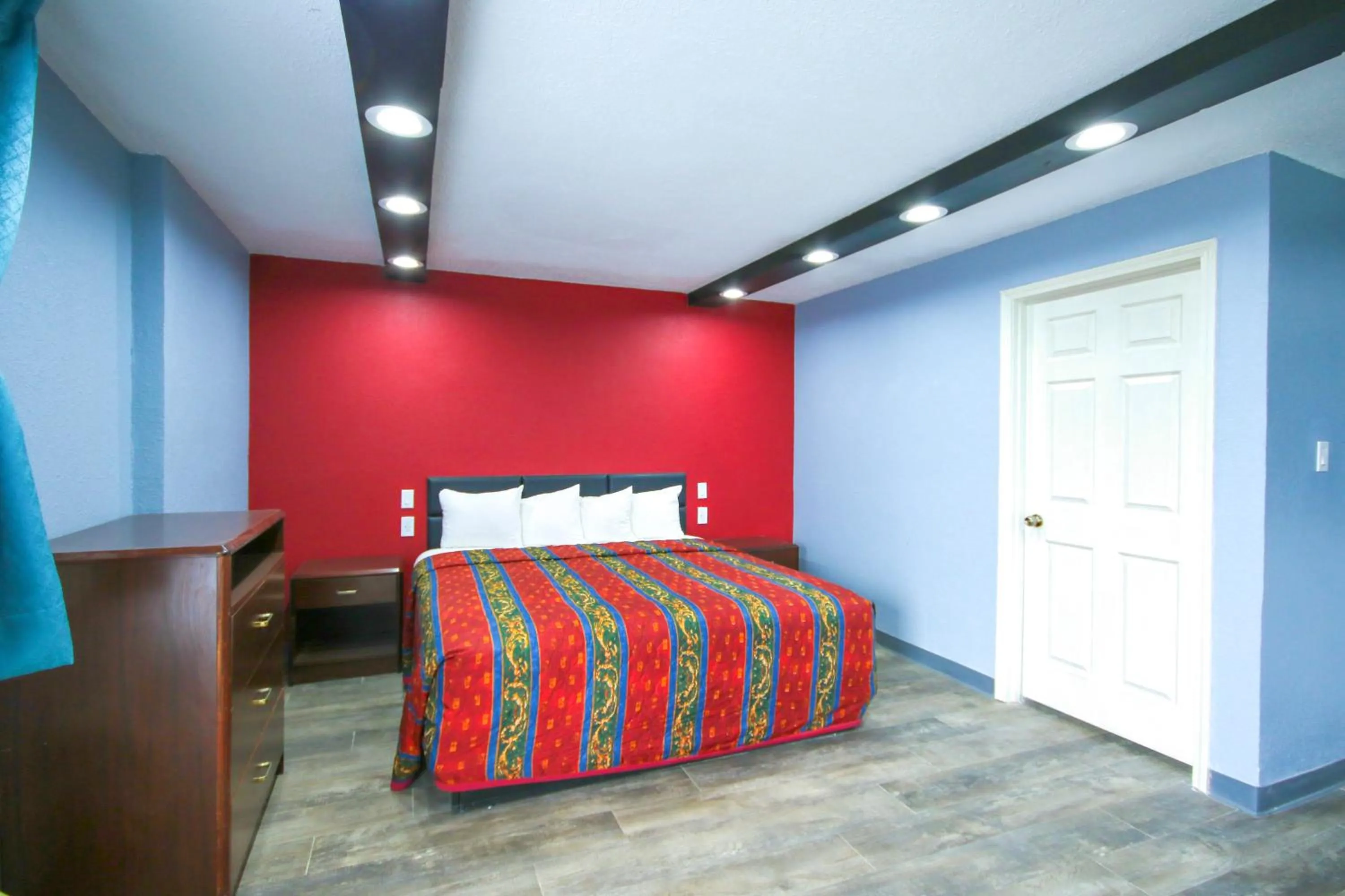 Bedroom, Bed in Marshall Lodge By OYO Hwy 65