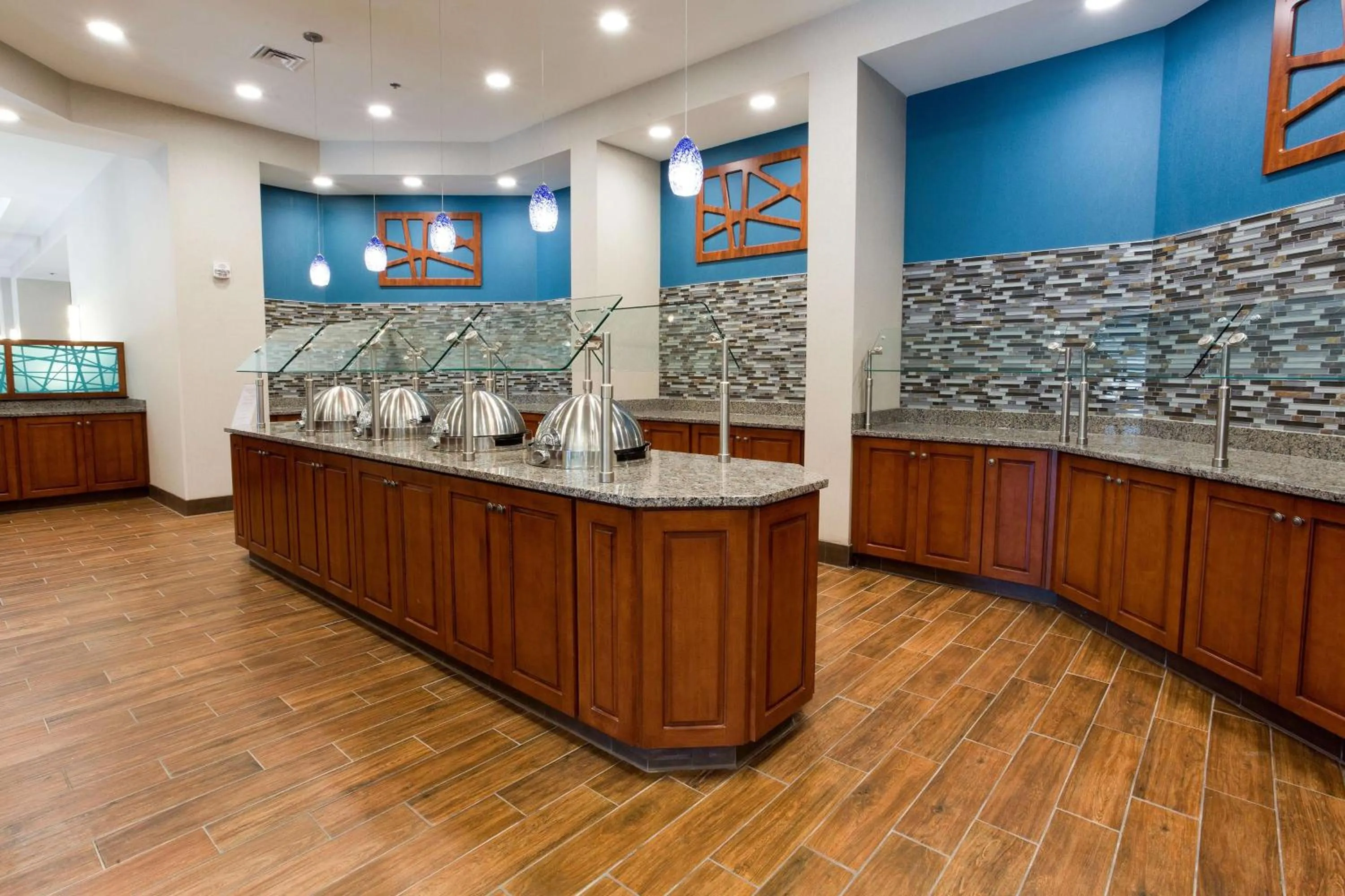 Restaurant/places to eat in Drury Inn & Suites Burlington