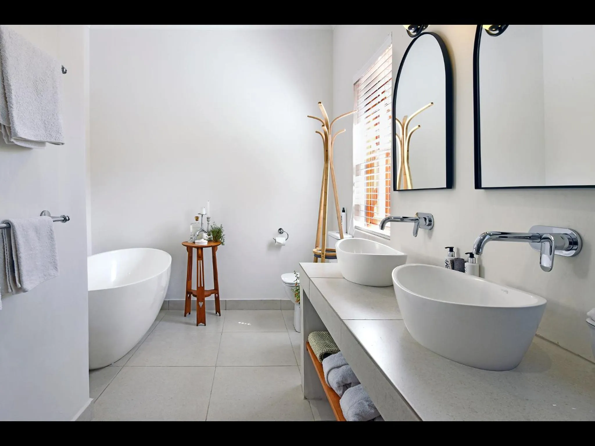 Toilet in Petit & Grande Plaisir luxury self-catering