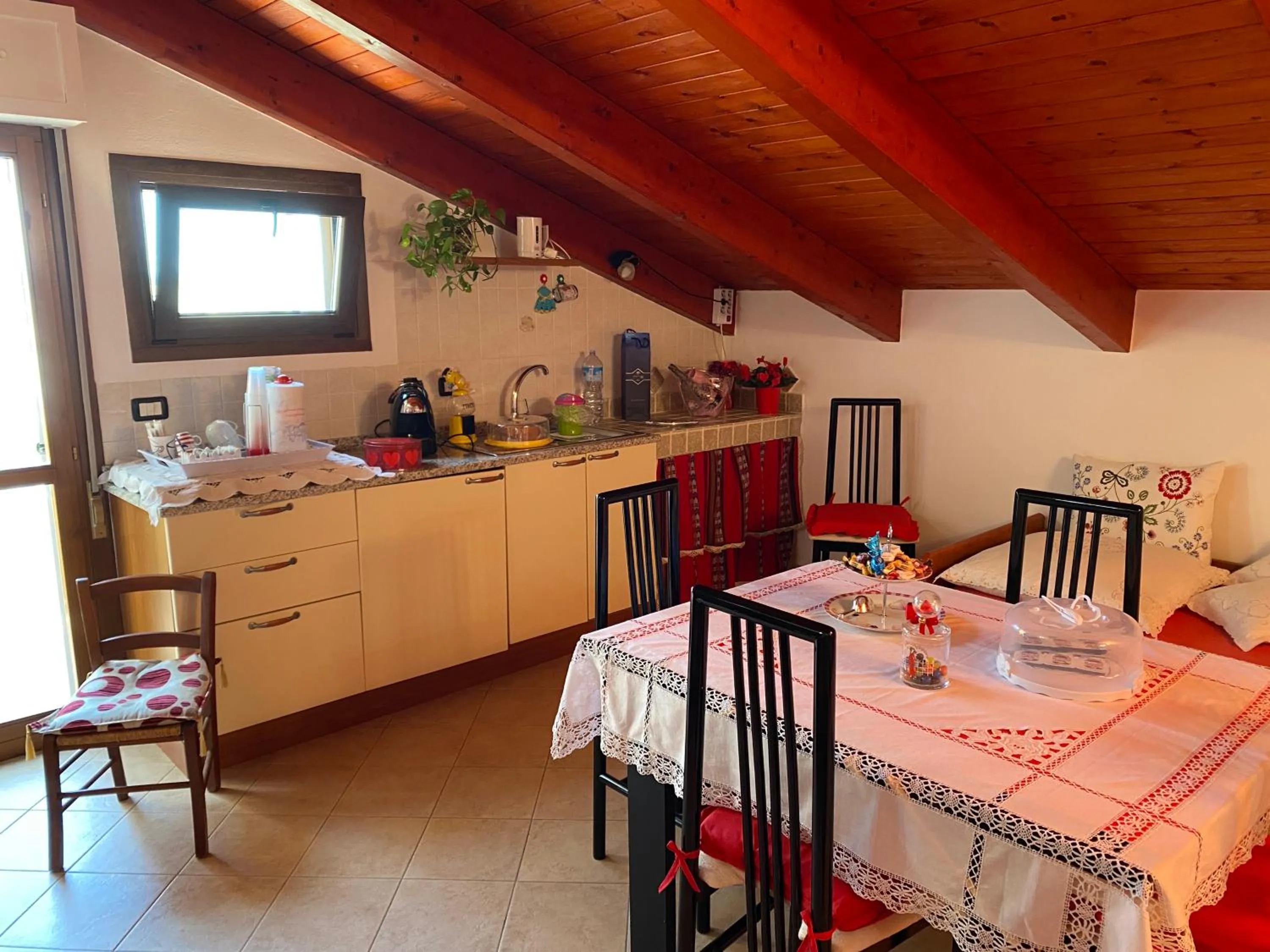 Dining area in B&B Su Canistreddu