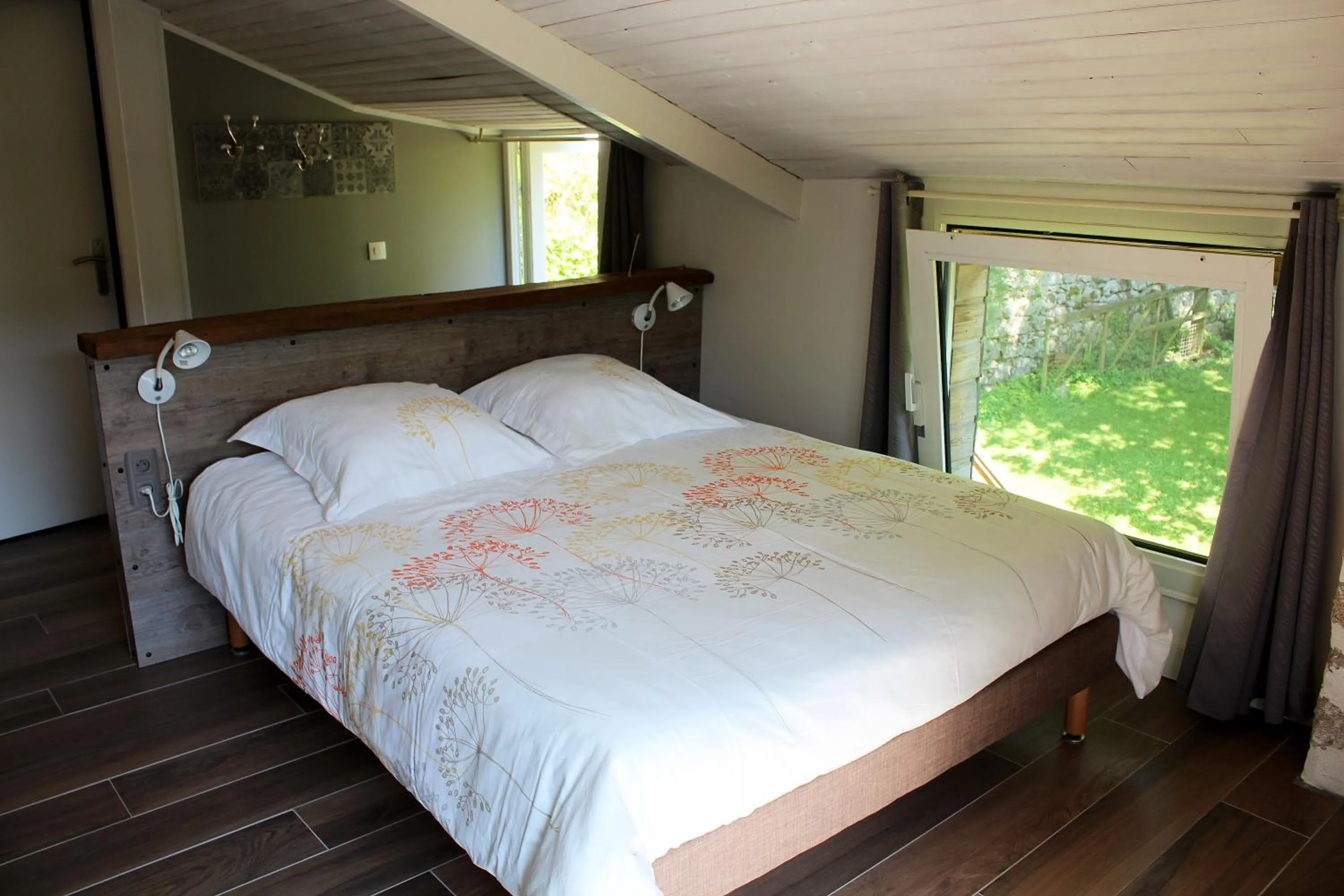 Summer, Bed in Moulin Pont Vieux Chambres d'hôtes