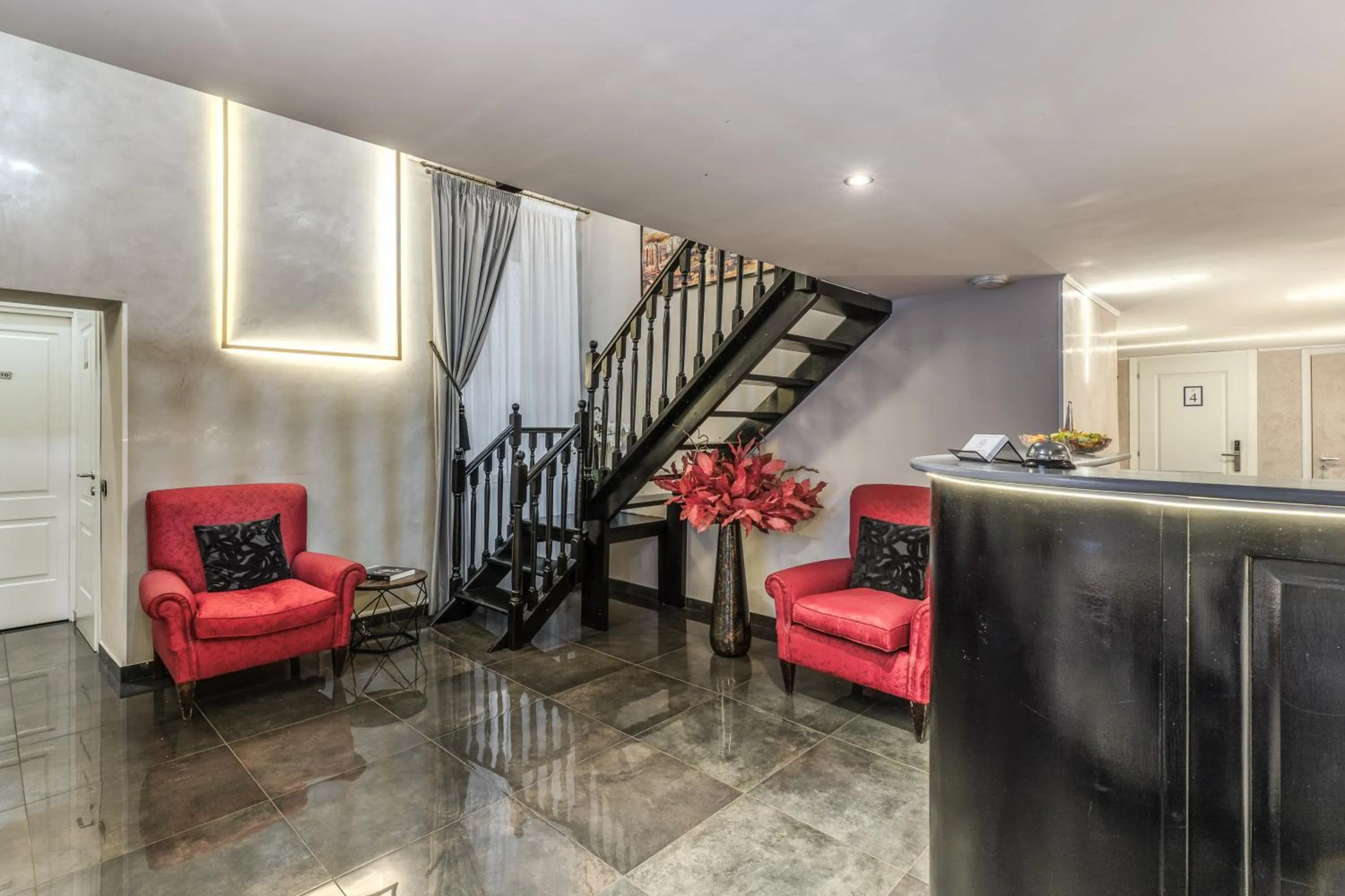 Lobby or reception in Operà Suites Pinciana