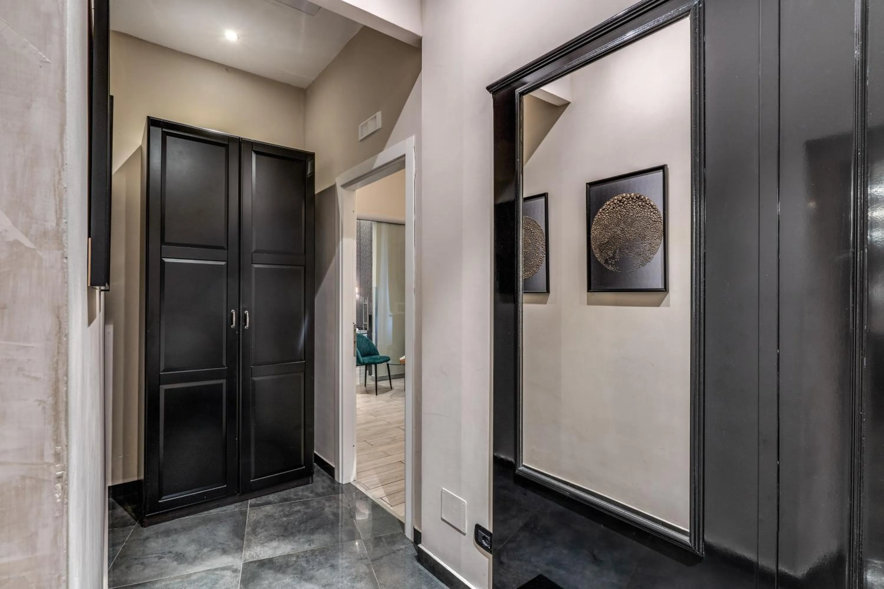 Photo of the whole room in Operà Suites Pinciana