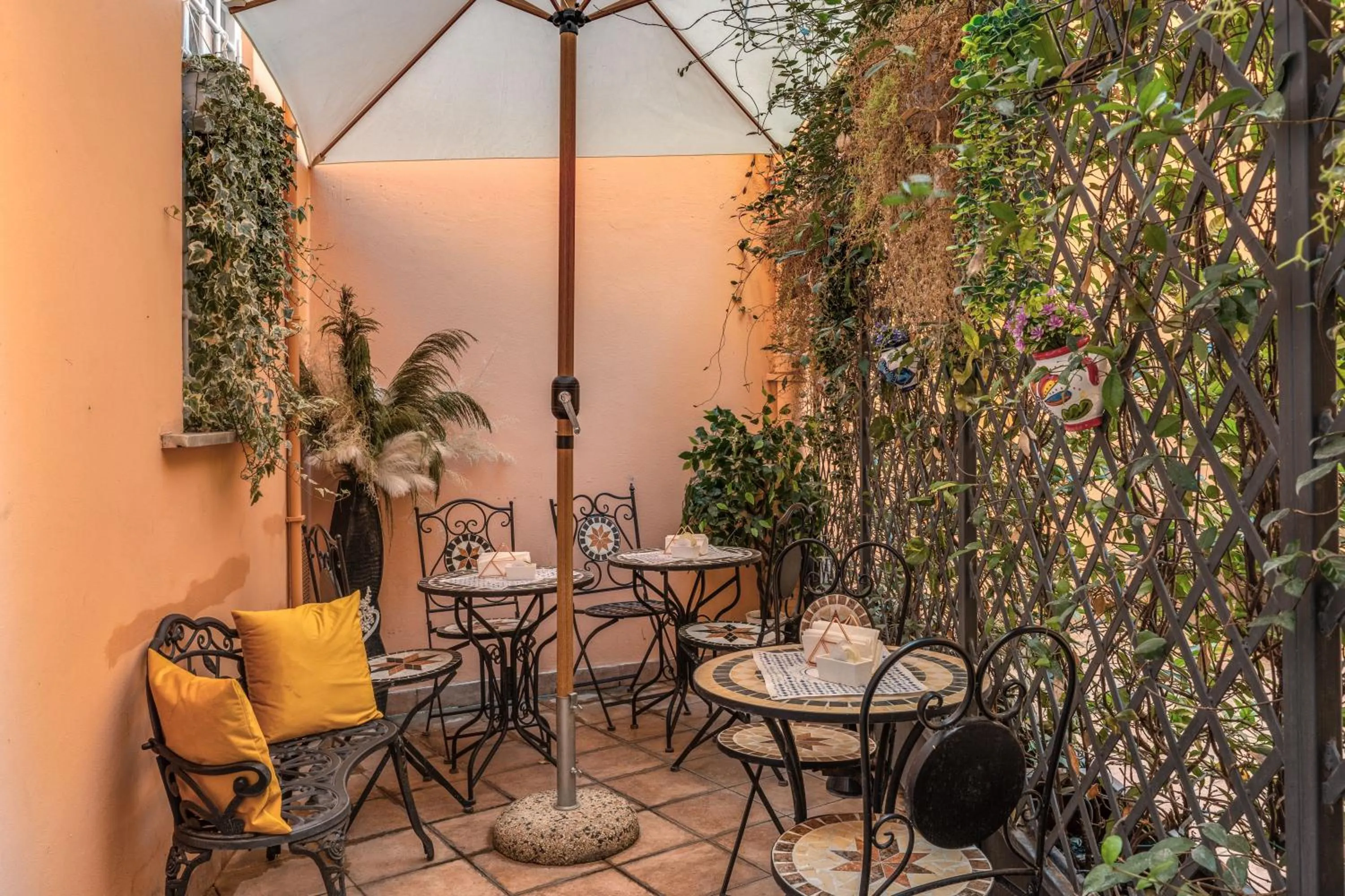 Balcony/Terrace in Operà Suites Pinciana