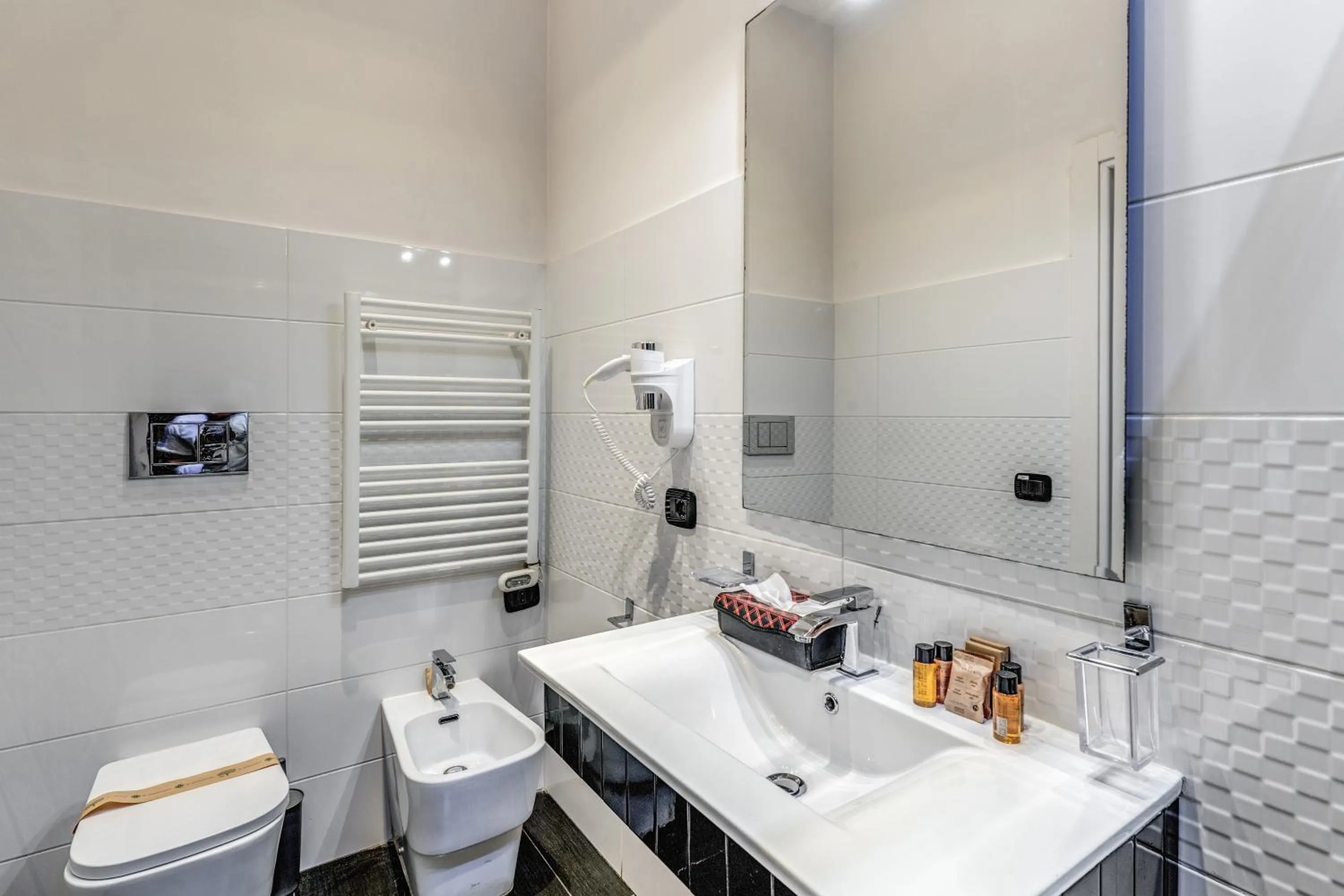 Bathroom in Operà Suites Pinciana