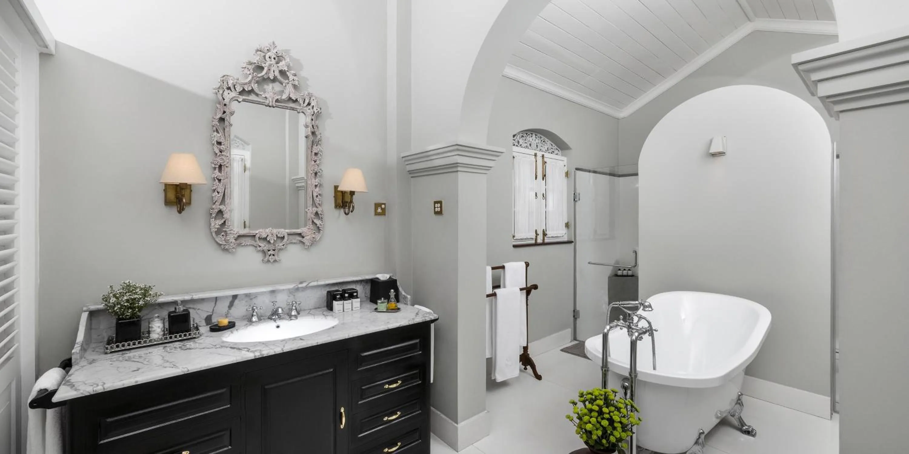 Bath in Maniumpathy Hotel