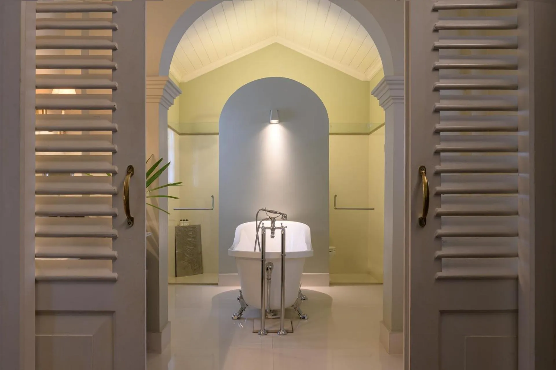 Bath in Maniumpathy Hotel