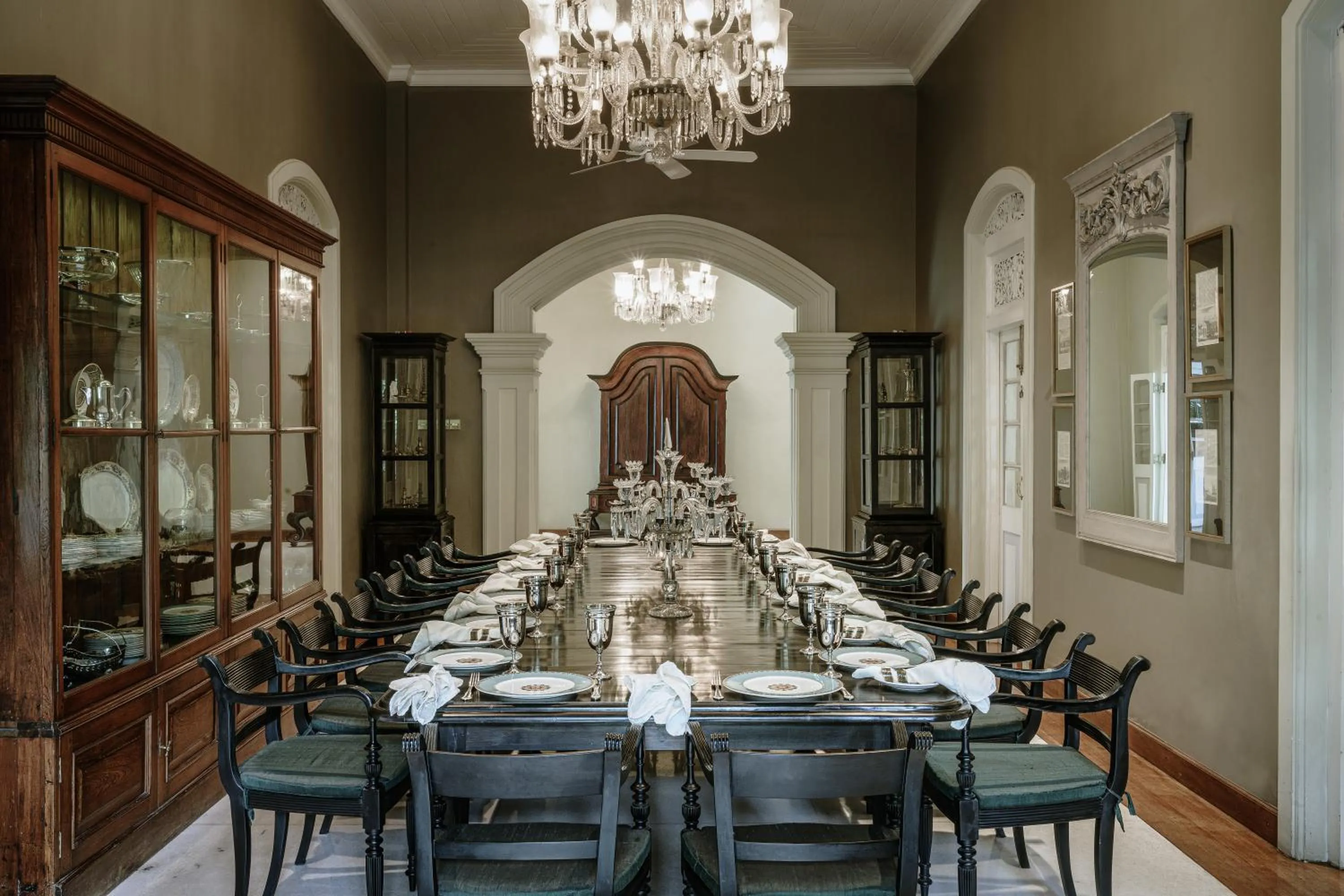 Dining area in Maniumpathy Hotel