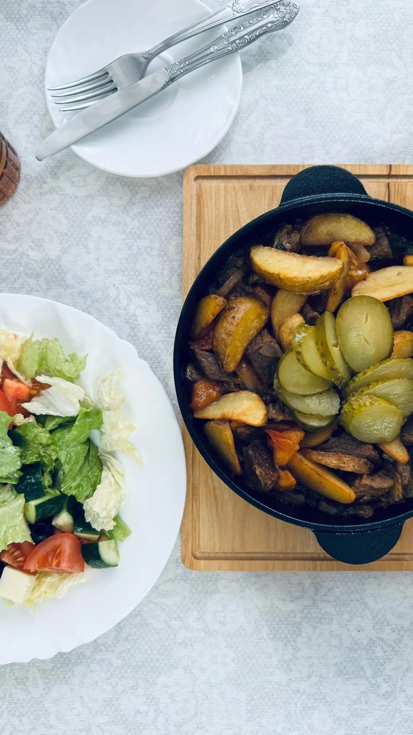 Restaurant/places to eat in Aktobe Hotel