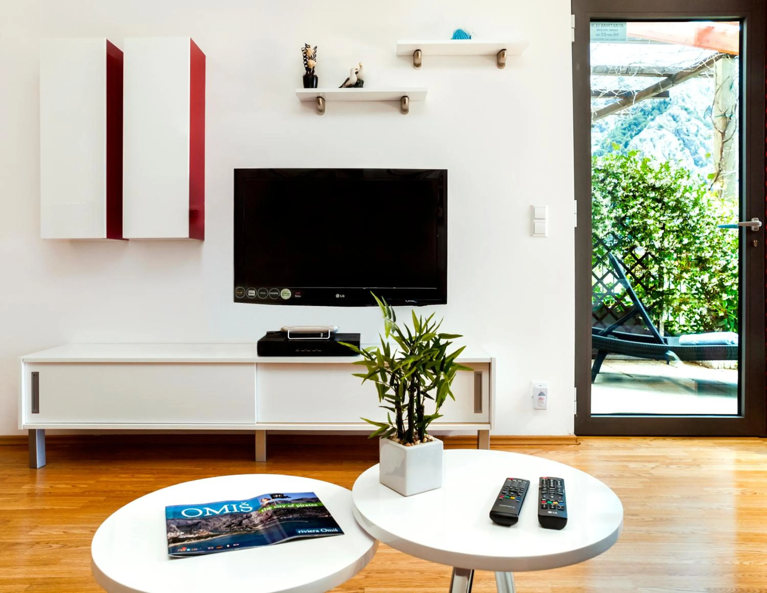 TV and multimedia in Apartment Lejo