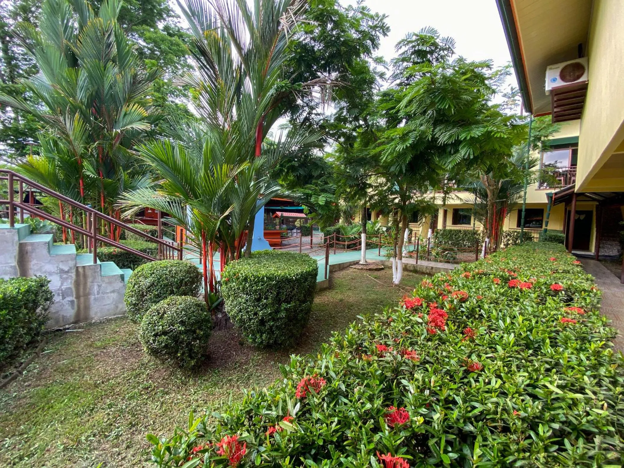 Garden in Hotel Cabinas el Tecal