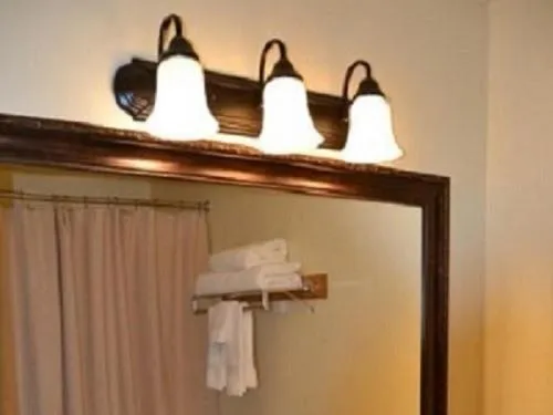 Bedroom in Cowlitz River Lodge