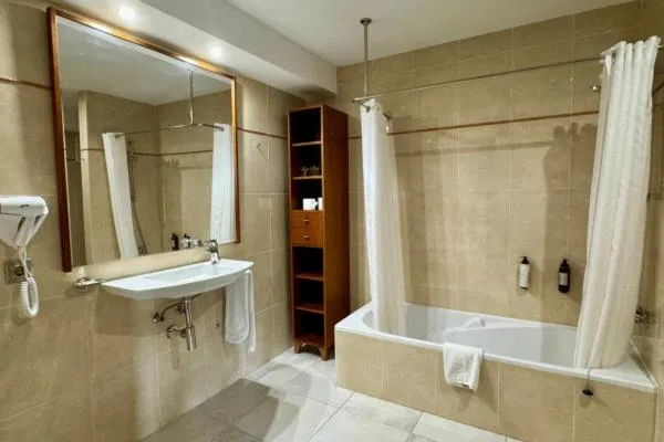 Bathroom in Cabot Pollensa Park Spa