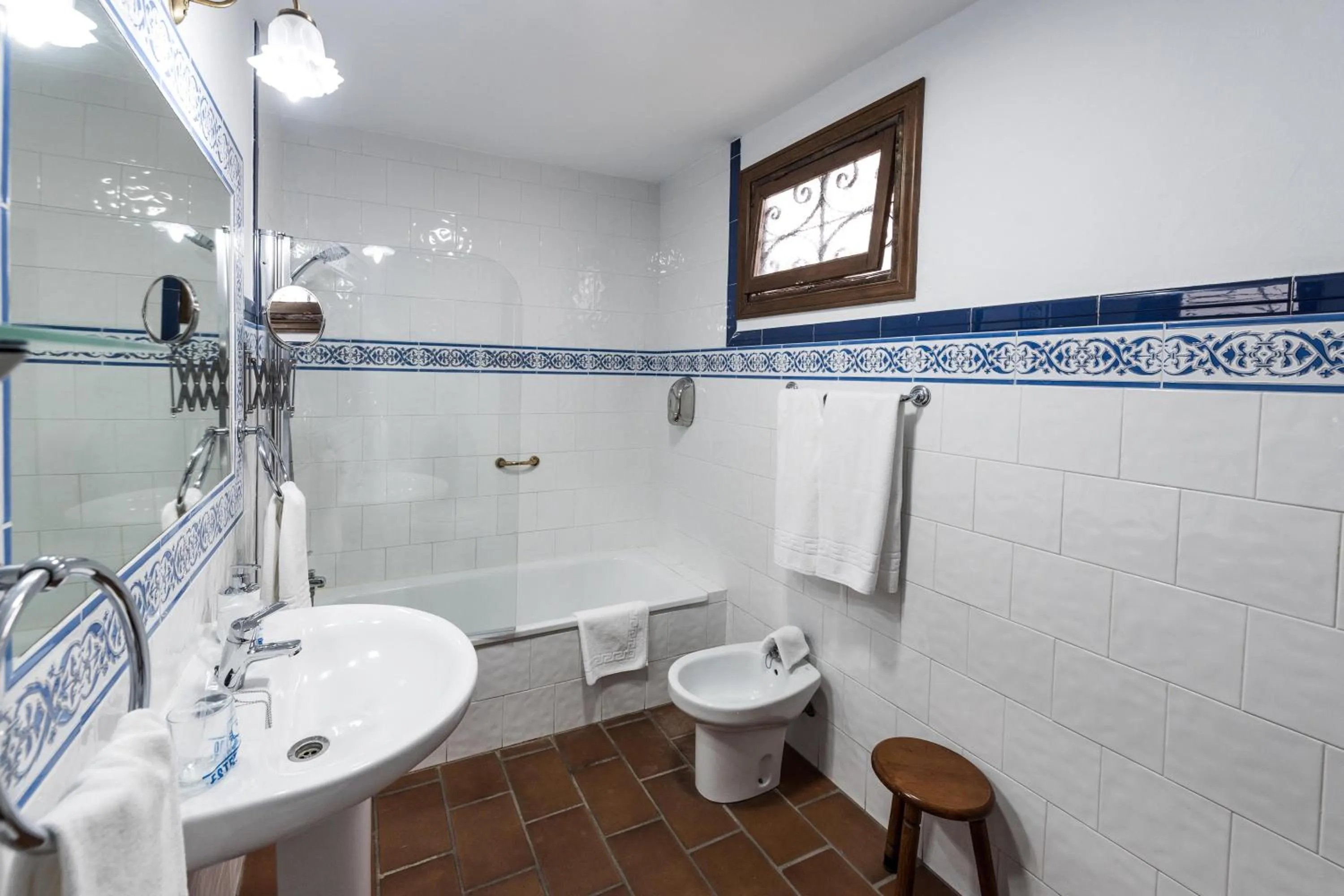 Shower in Hotel Soho Boutique Palacio San Gabriel