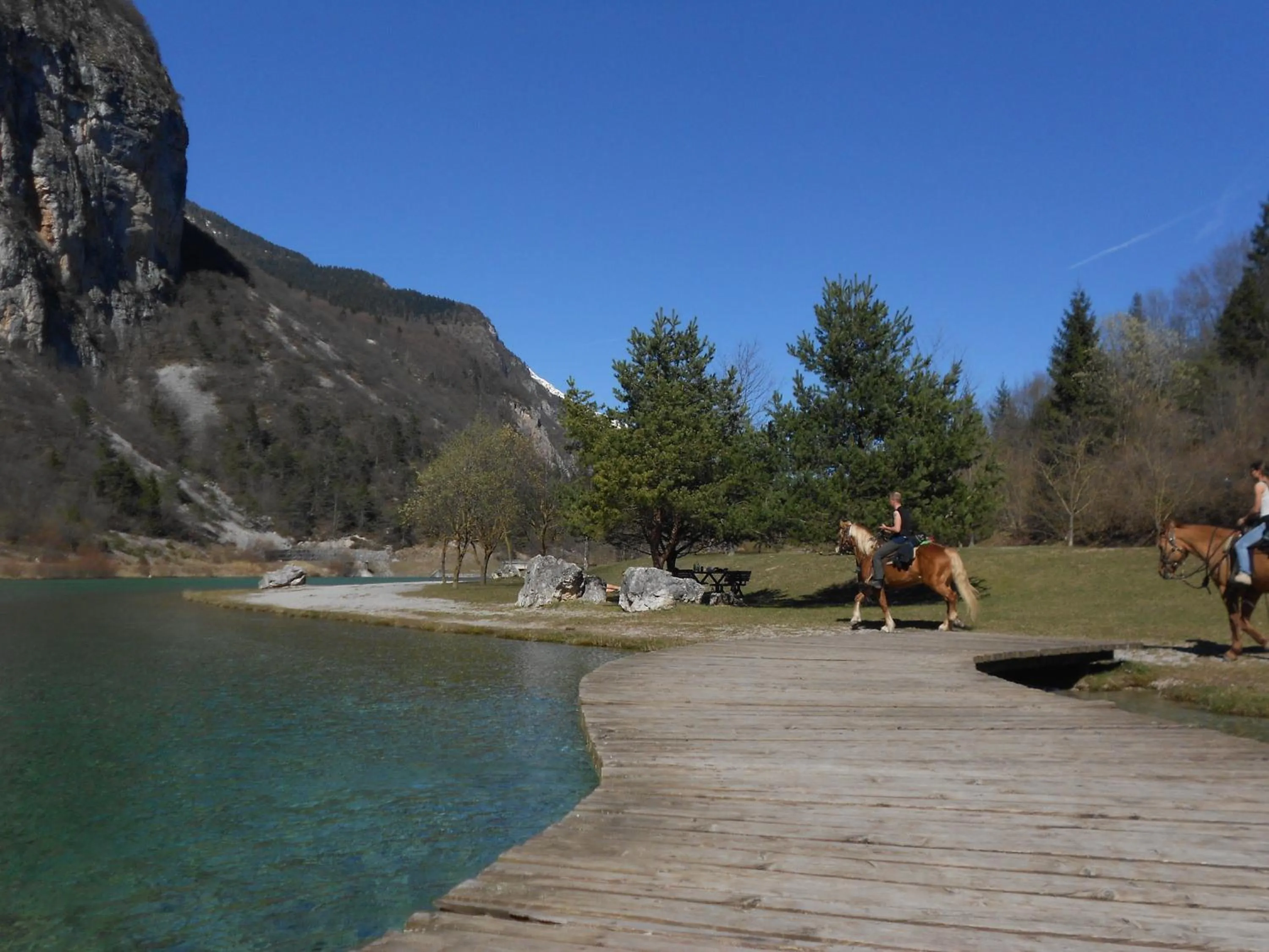 Horse-riding in Garni Lago Nembia