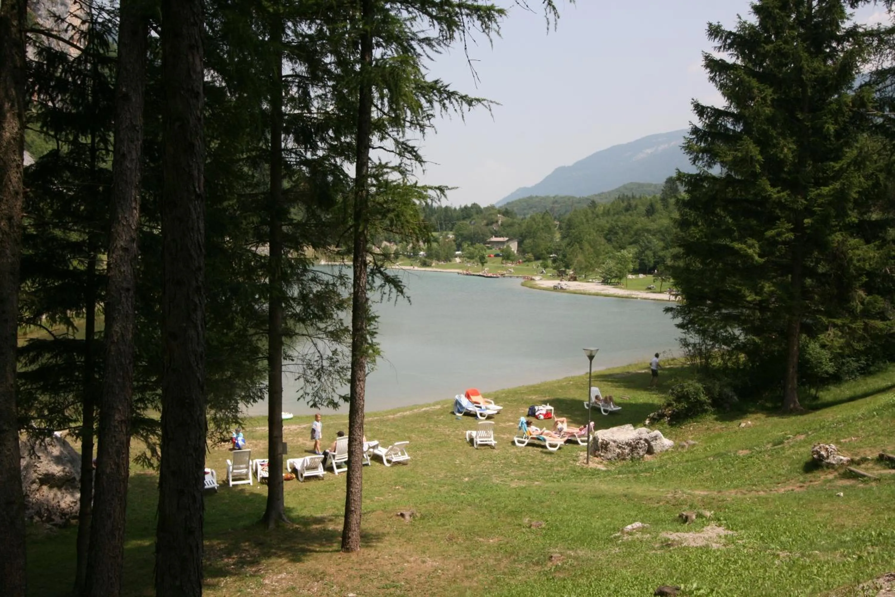 Beach in Garni Lago Nembia