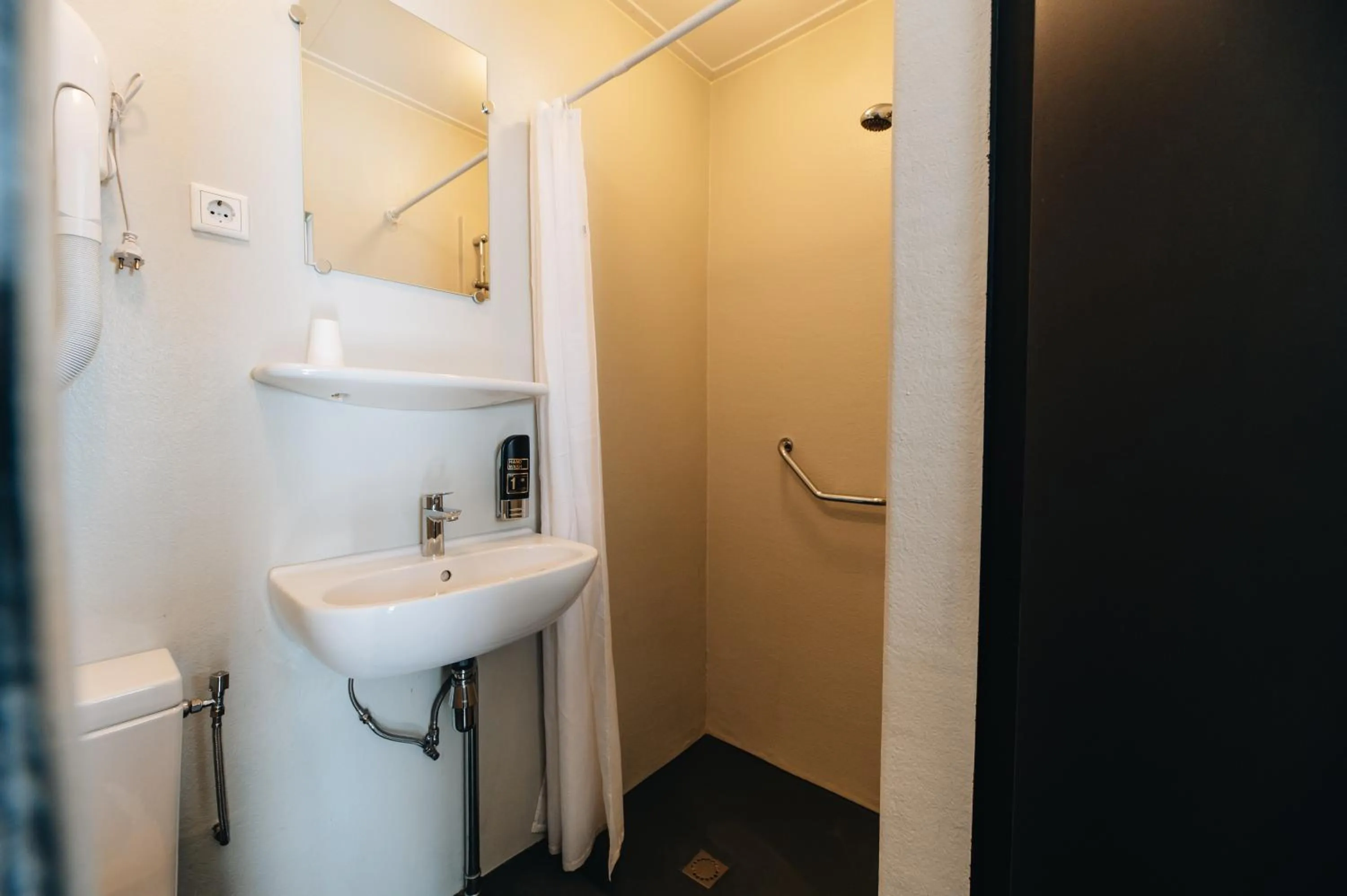 Bathroom in Hotel Renesse