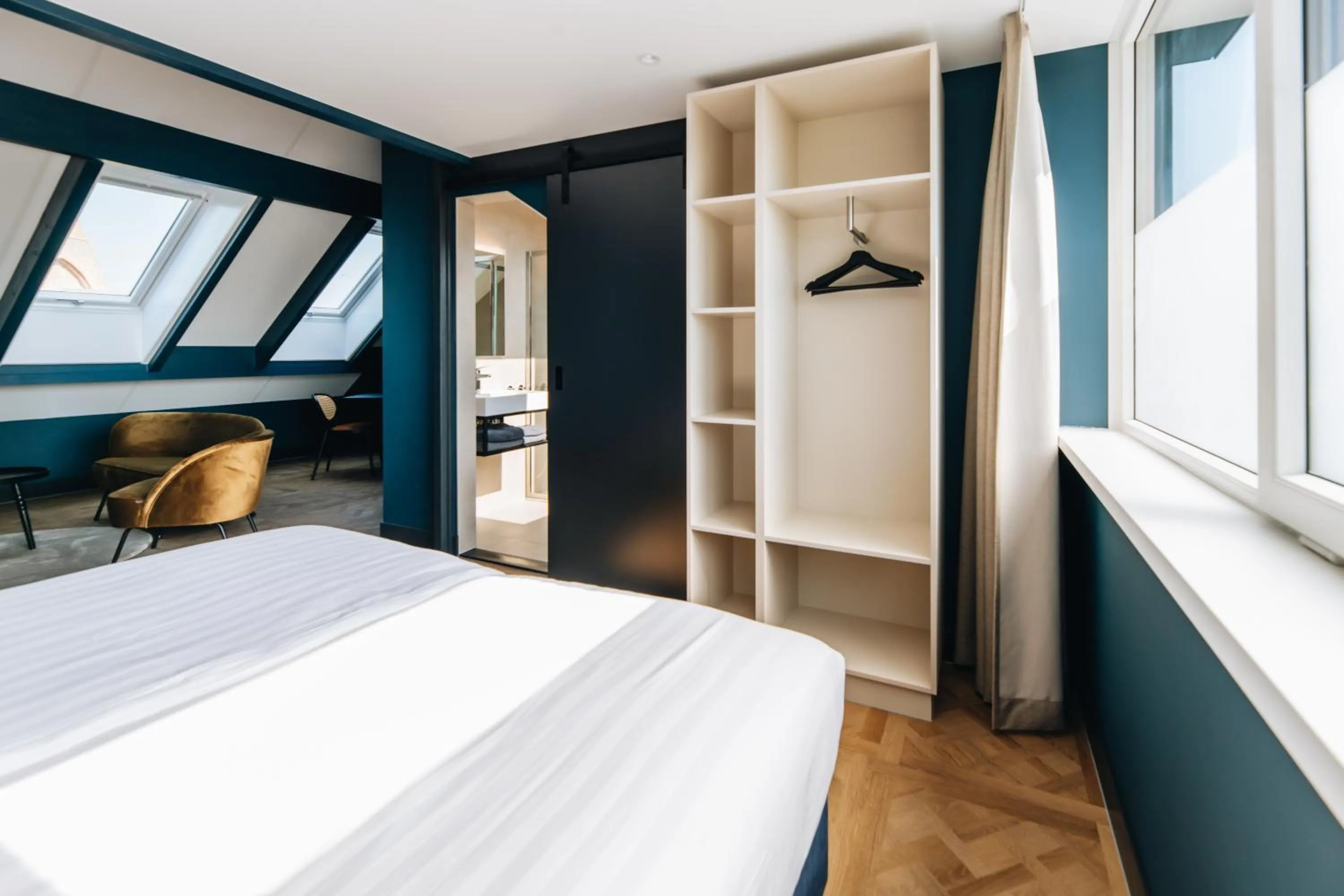 Photo of the whole room, Bed in Hotel Renesse