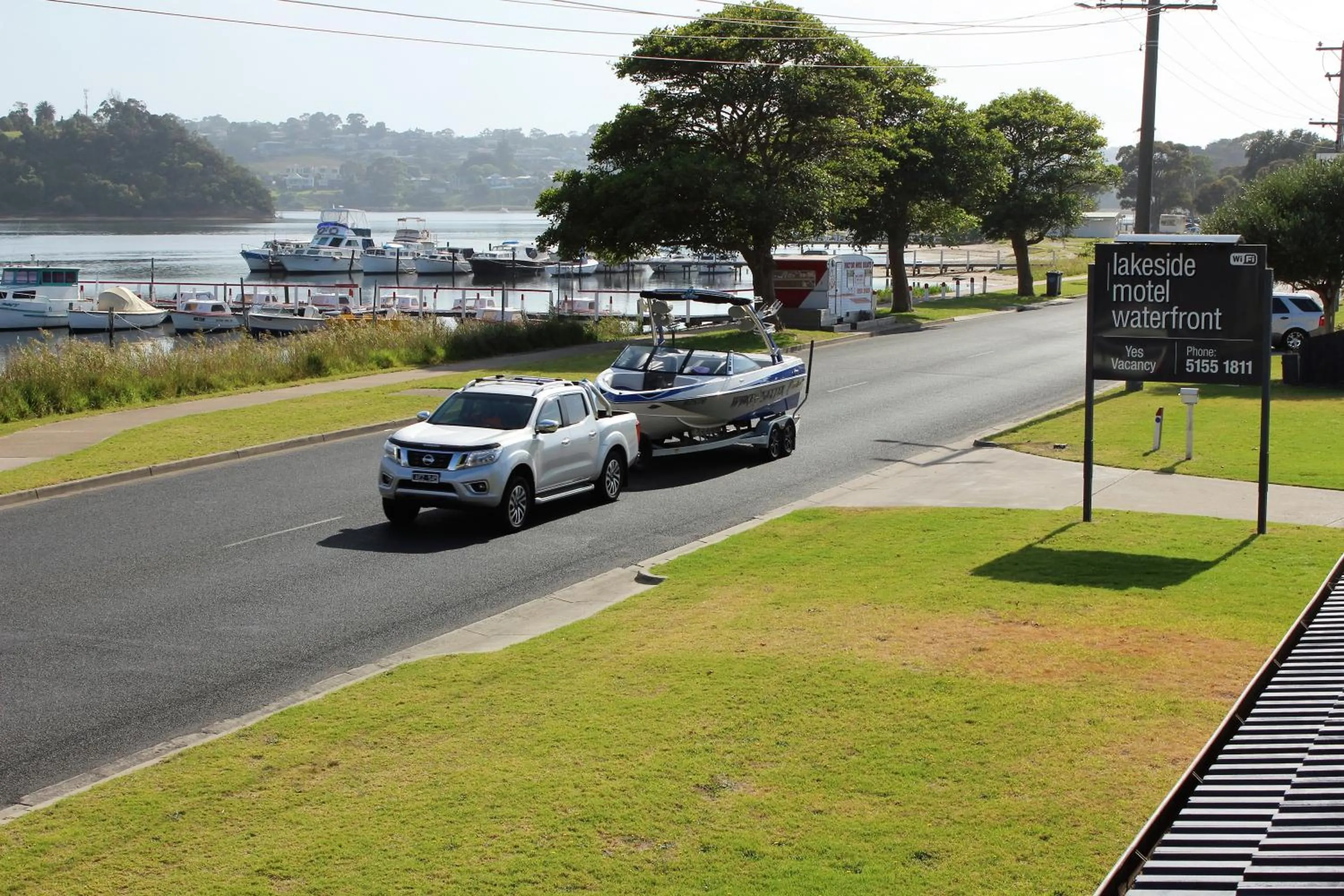 Day in Lakeside Motel Waterfront