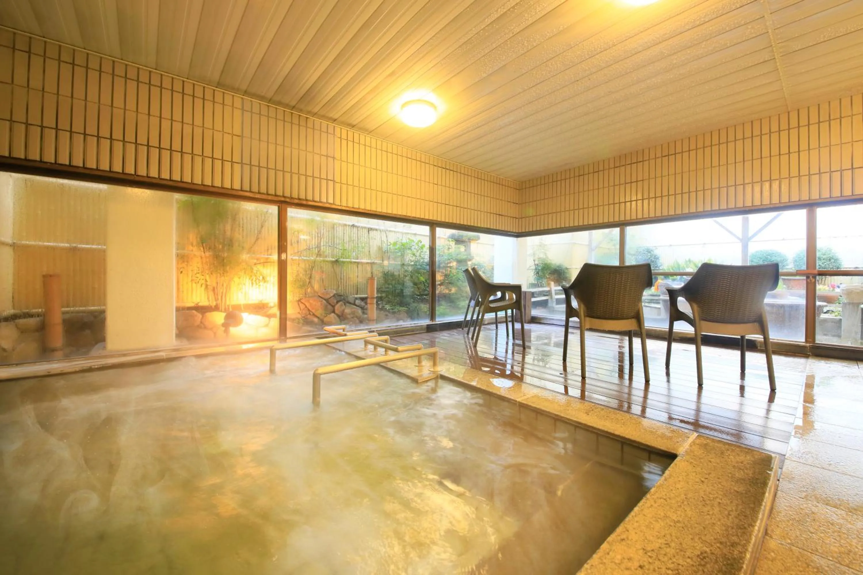 Hot Spring Bath in Hotel Kamogawaso