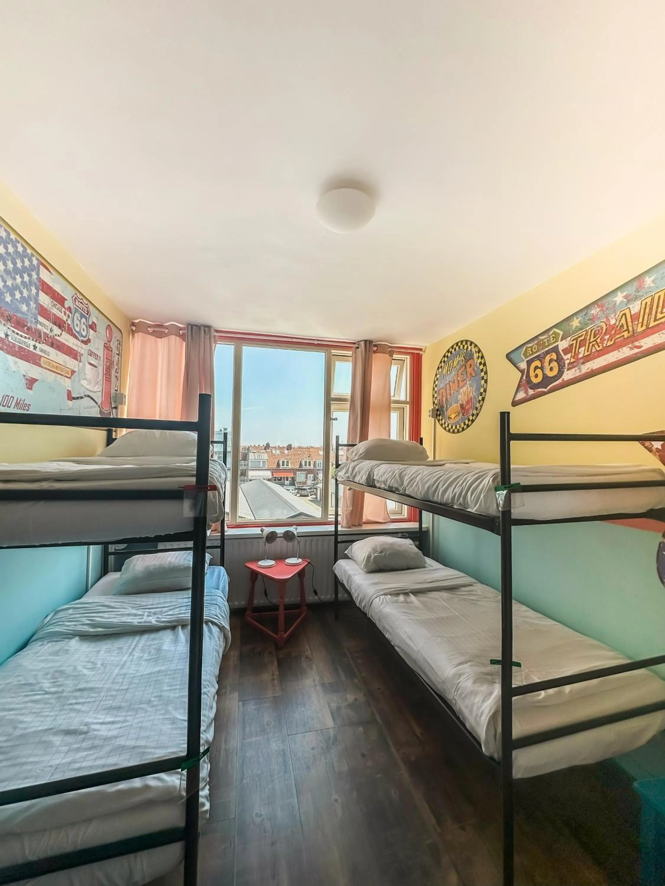 Bedroom, Bed in The Flying Pig Beach Hostel Age 18 to 40