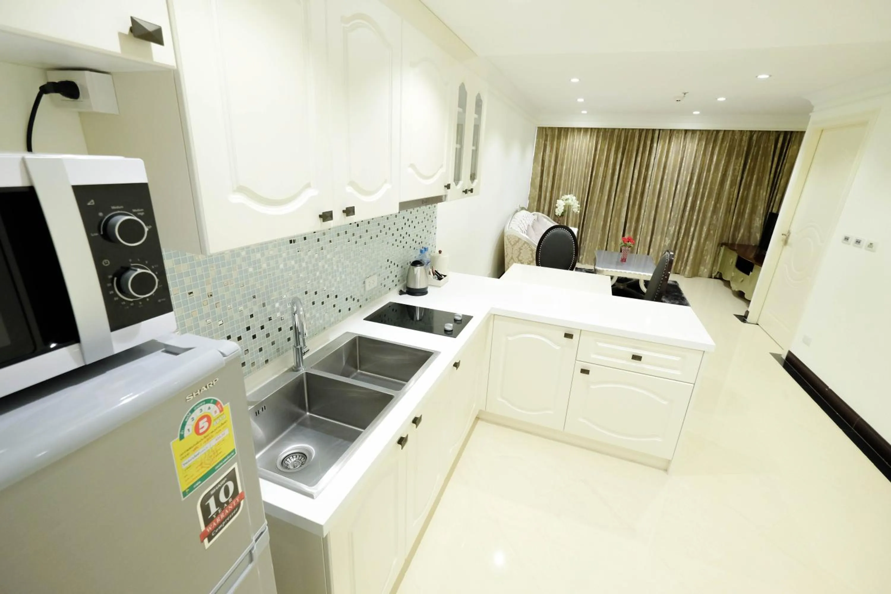 Coffee/tea facilities in LK President