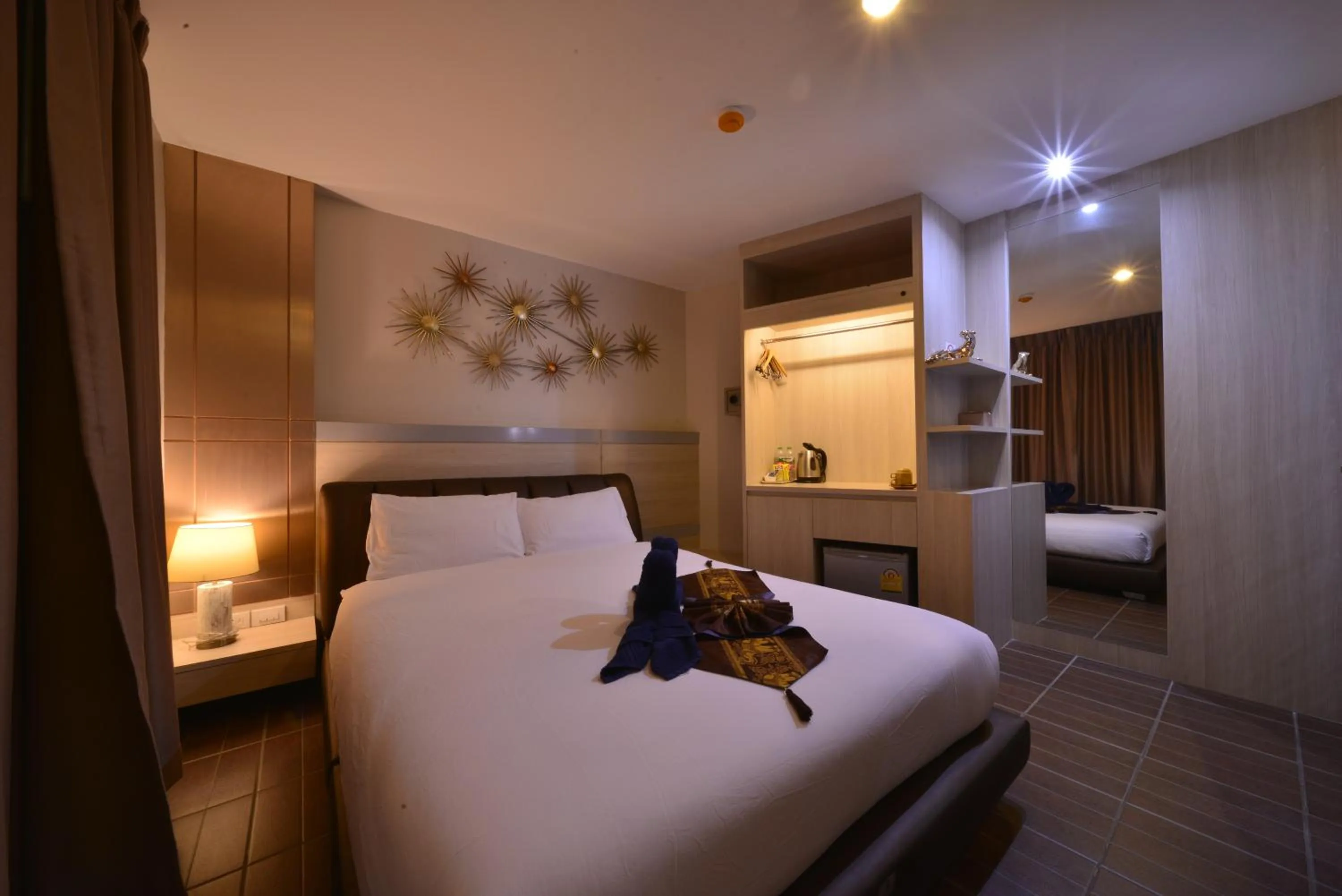 Photo of the whole room, Bed in Sureena Hotel