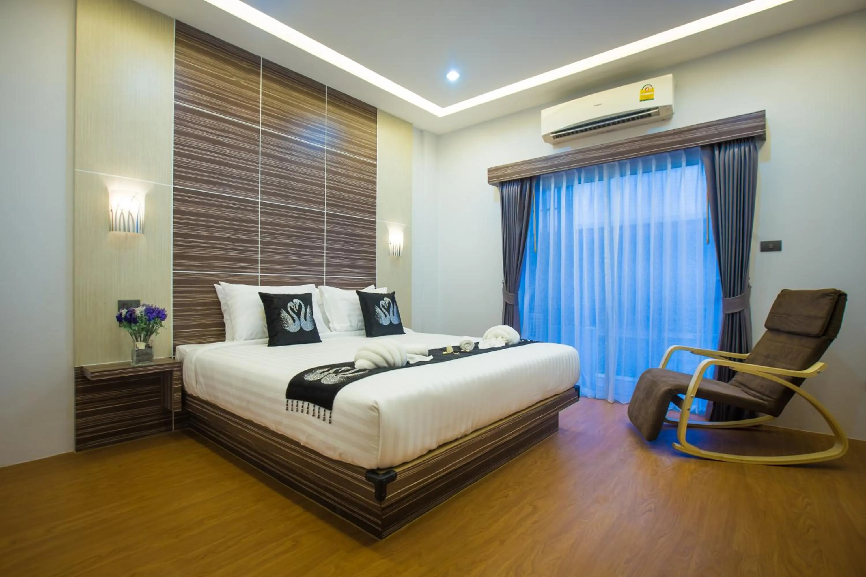 Photo of the whole room, Bed in The S.G Hotel