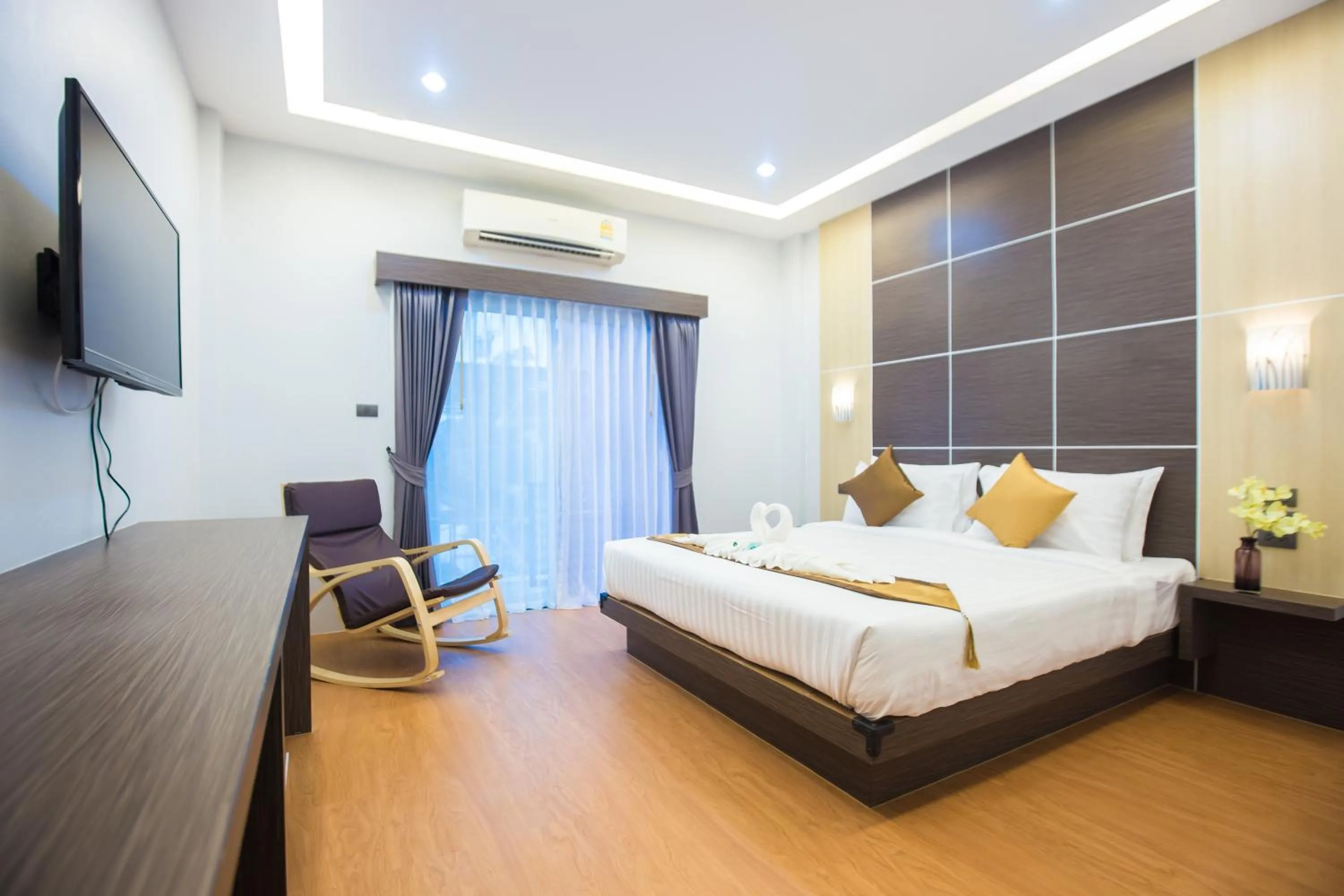 Photo of the whole room, Bed in The S.G Hotel