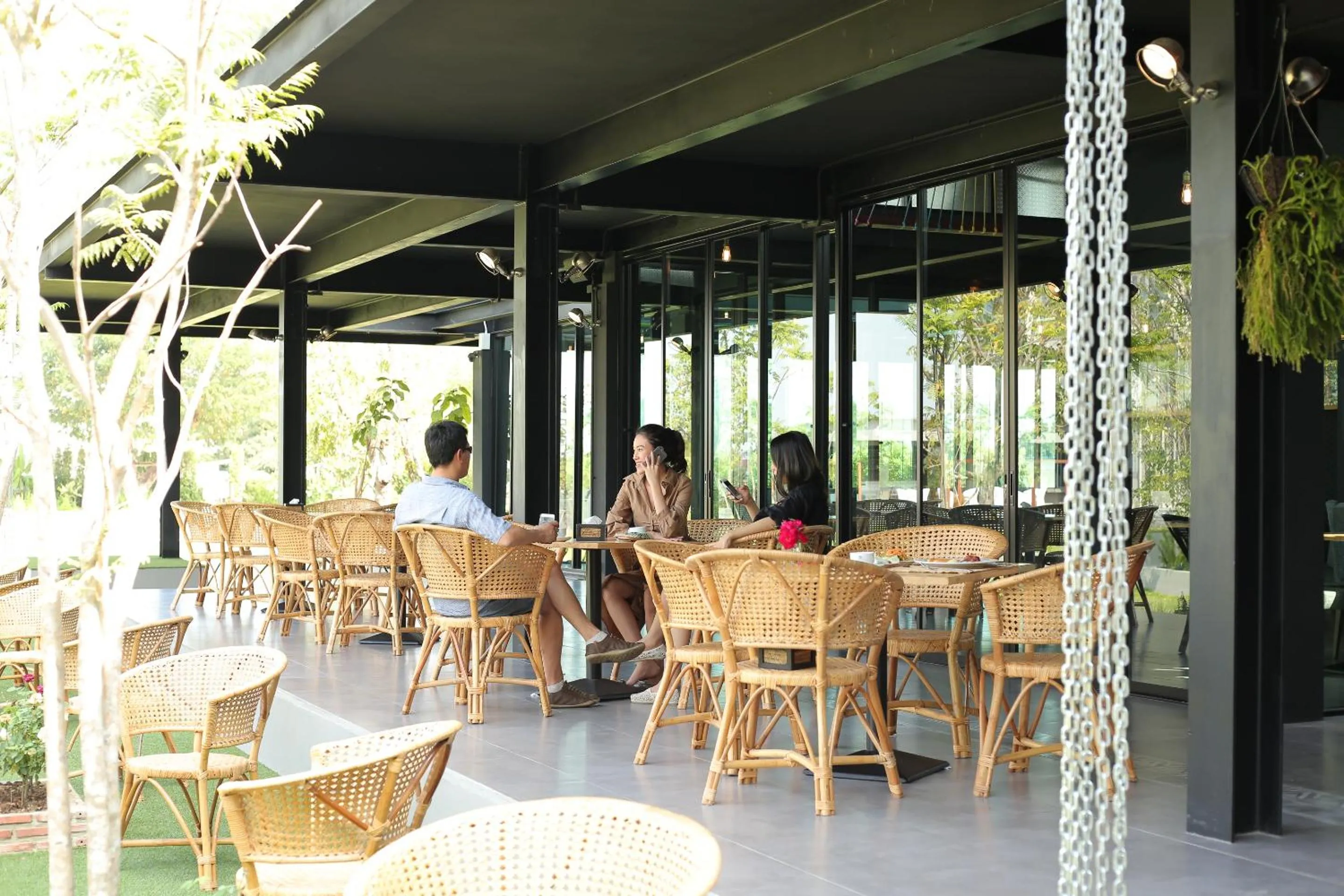 Restaurant/places to eat in Navela Hotel & Convention