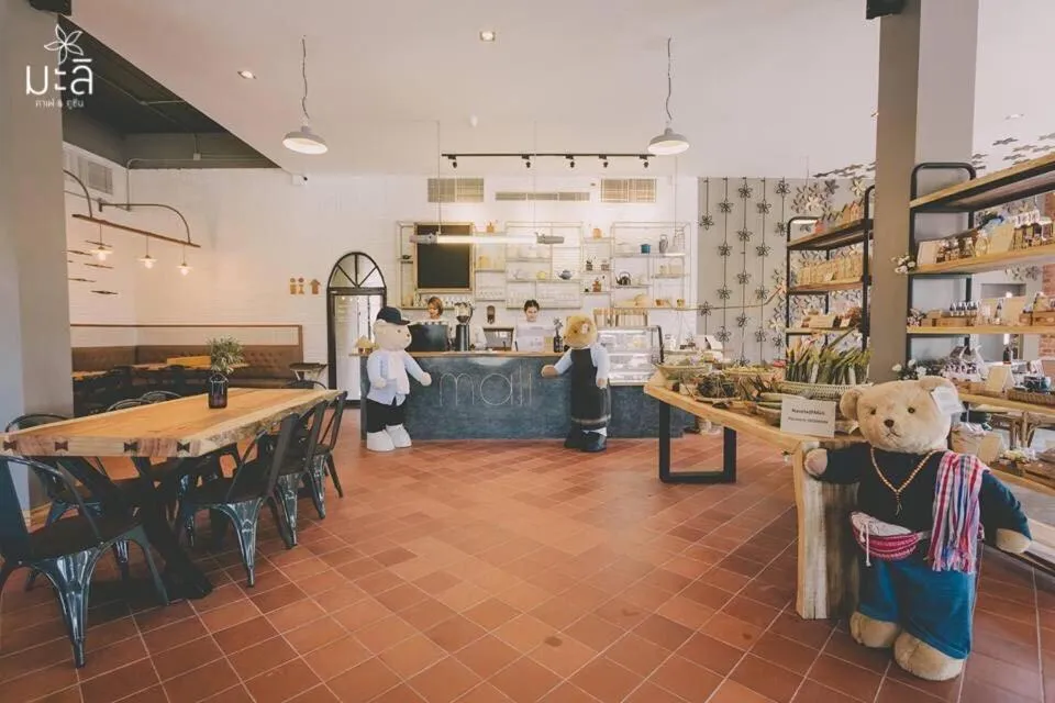 Restaurant/places to eat in Navela Hotel & Convention